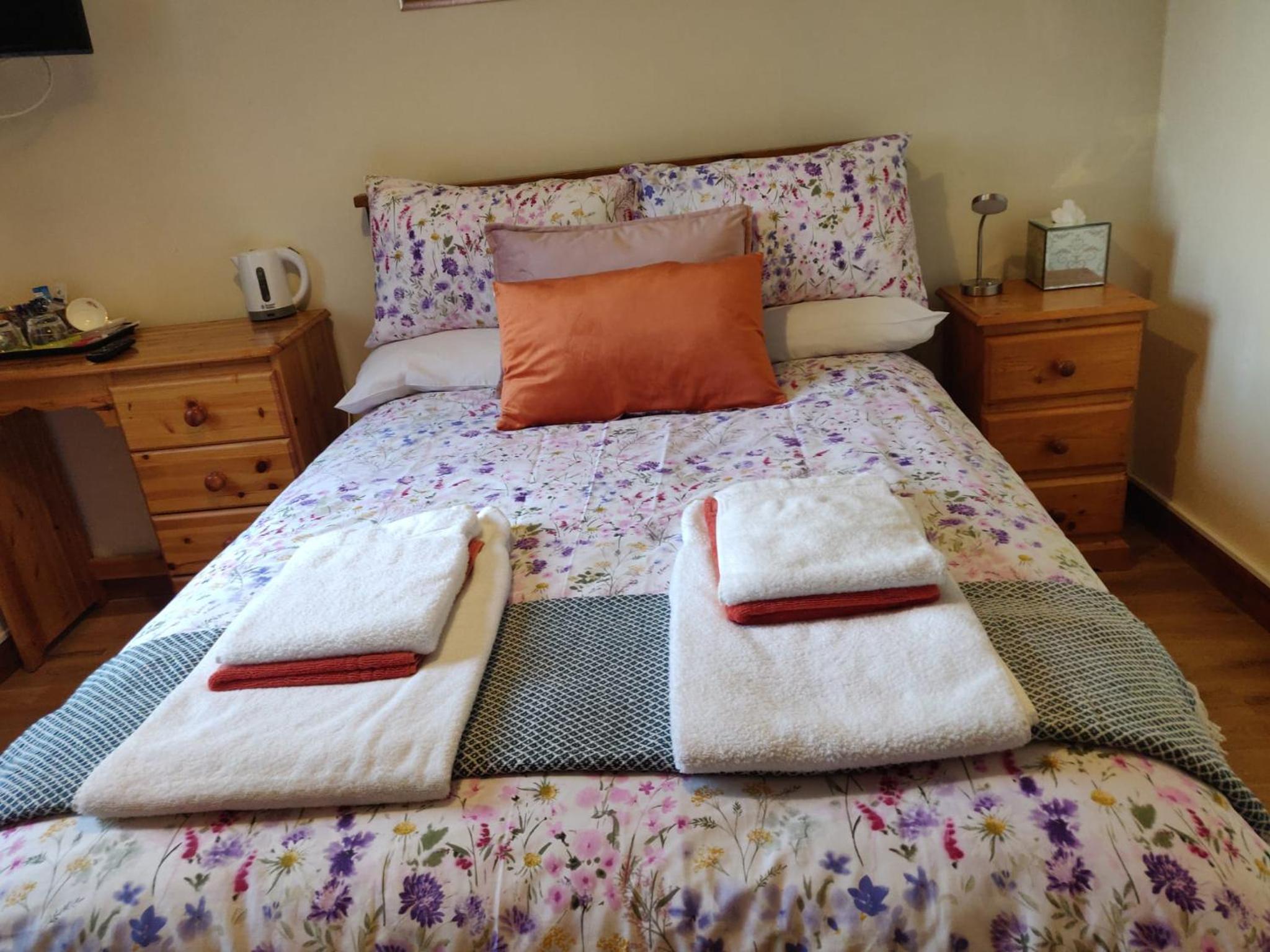 Double Room With Shared Bathroom photo 1