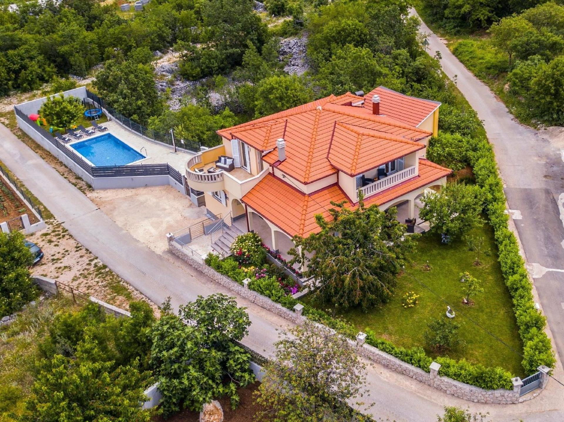 Five-Bedroom Holiday Home photo 3