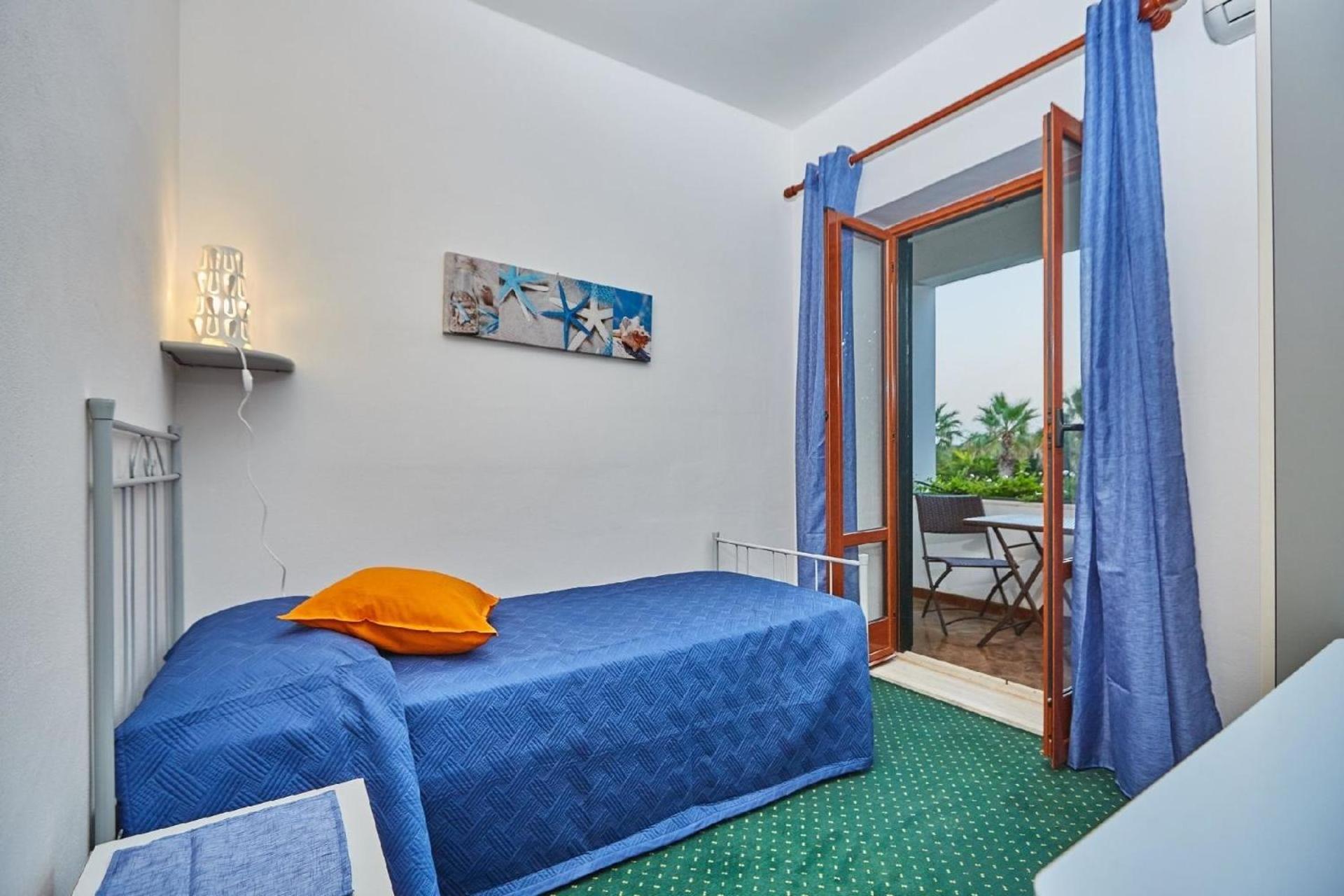 Nine-Bedroom Holiday Home photo 3