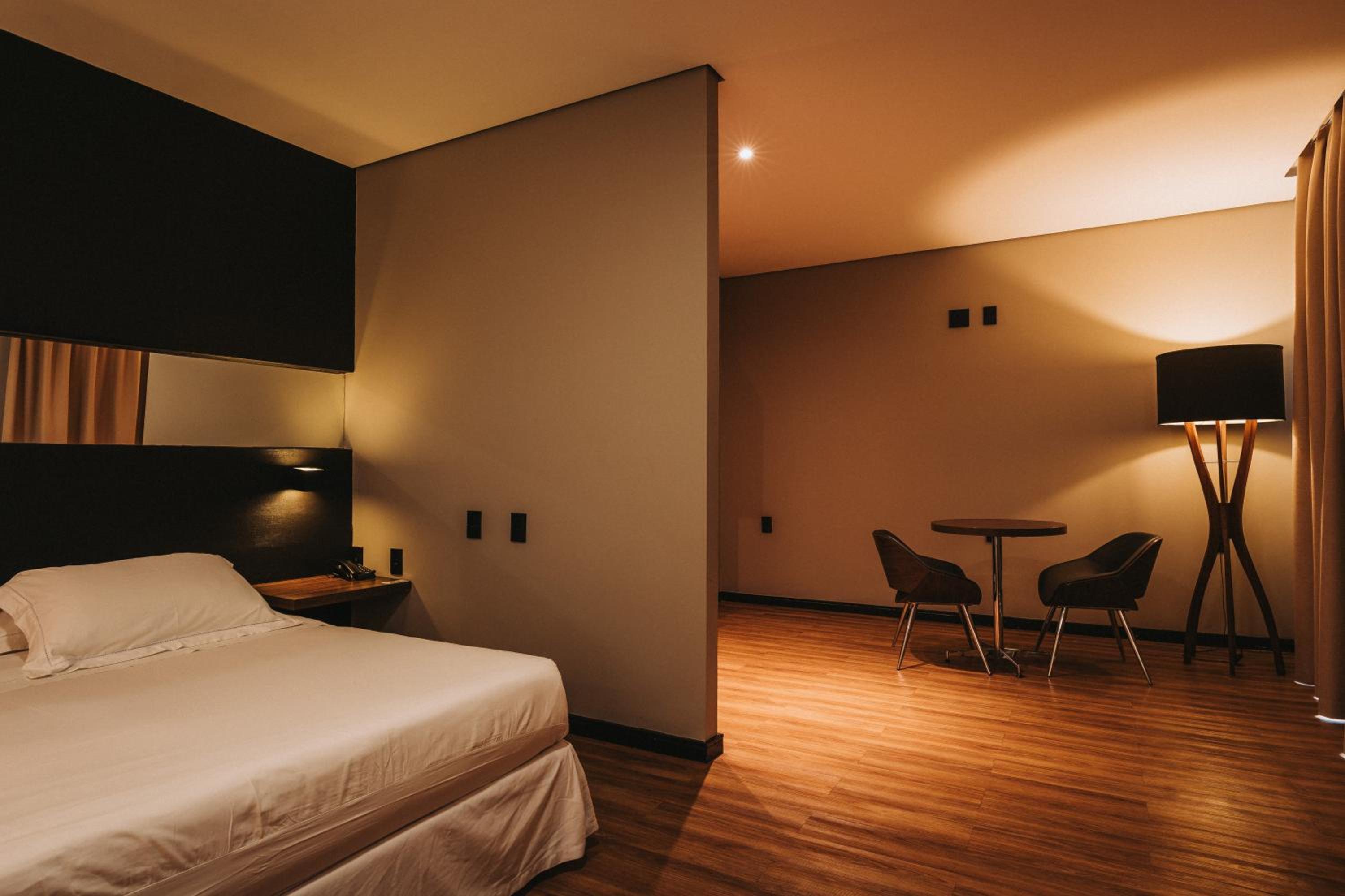 Suite with Hot Tub photo 1
