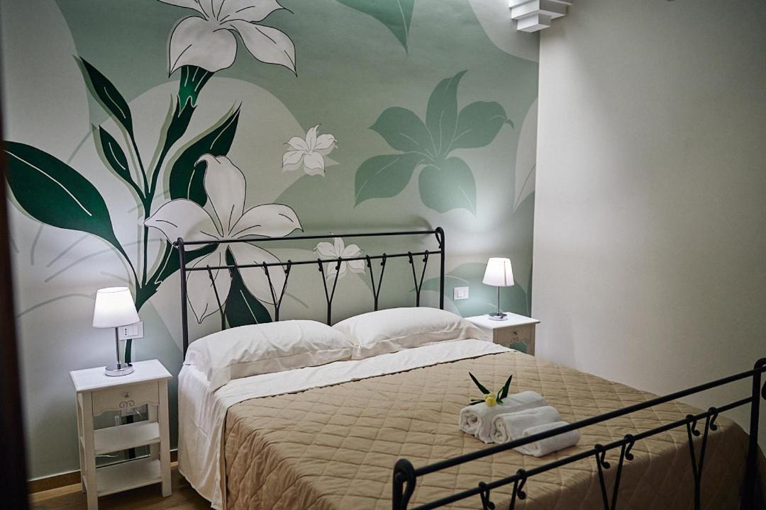 Deluxe Room (2 Adults + 1 Child)
