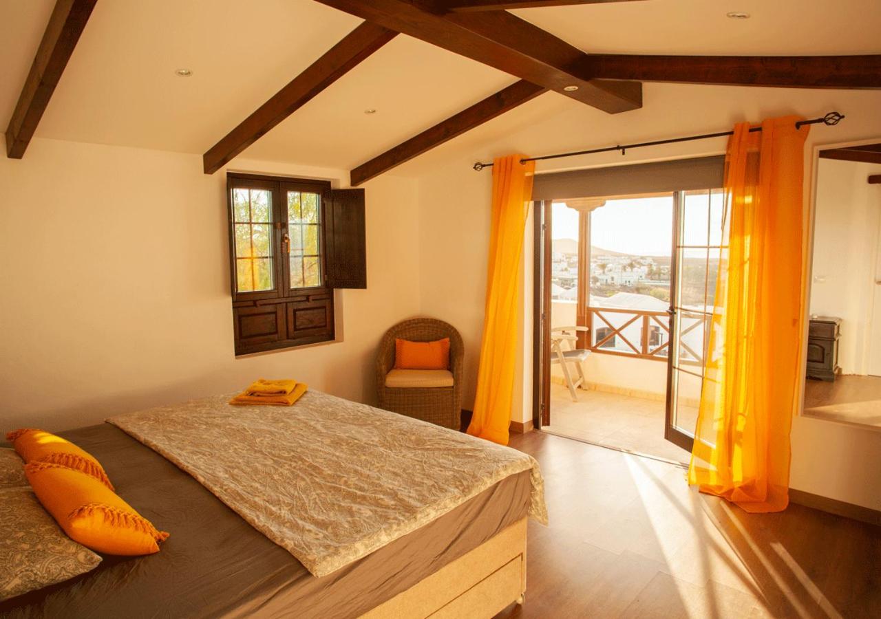 Habitación Doble Deluxe con Balcón y Vista al Mar