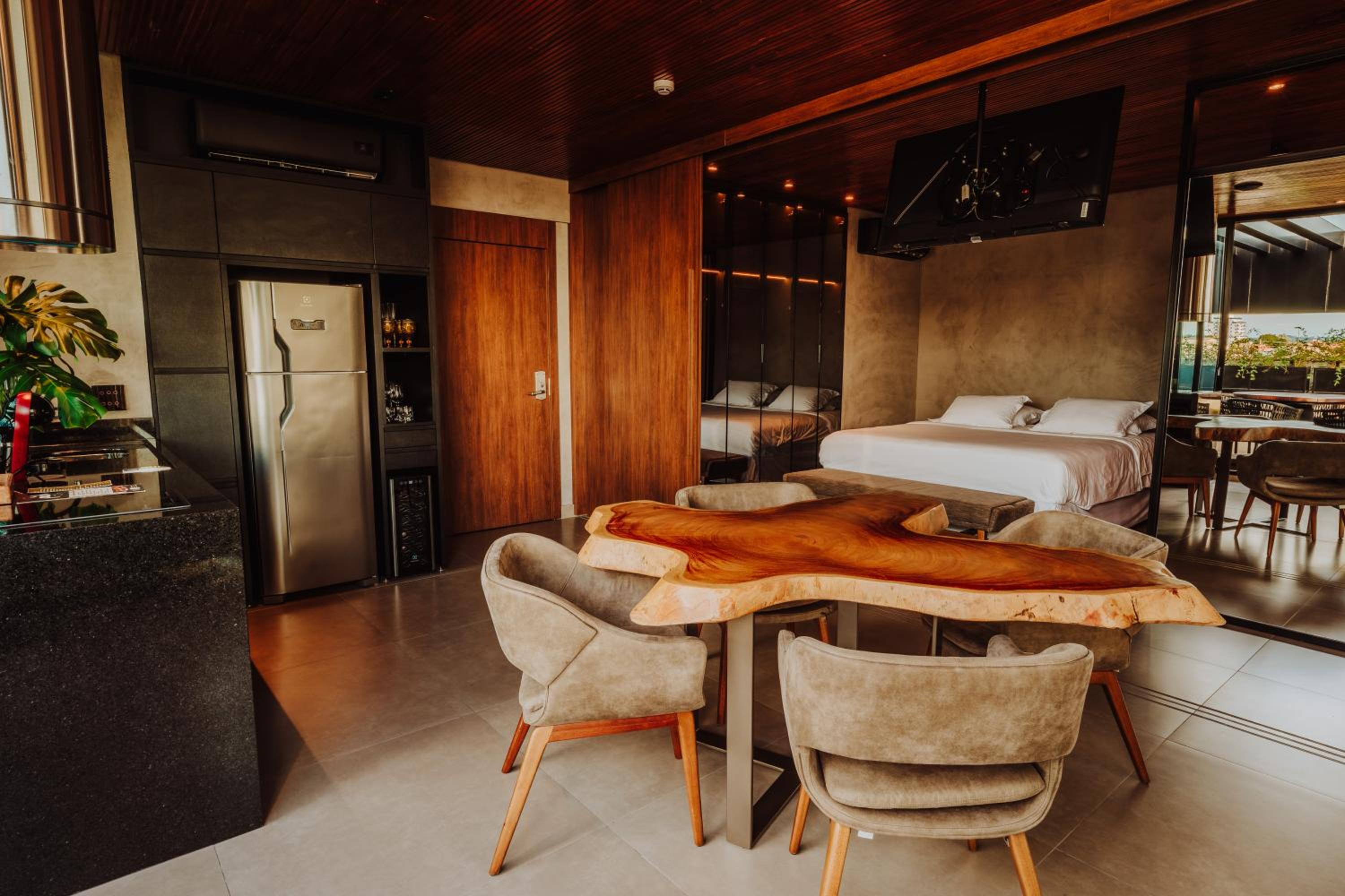Suite with Balcony photo 1