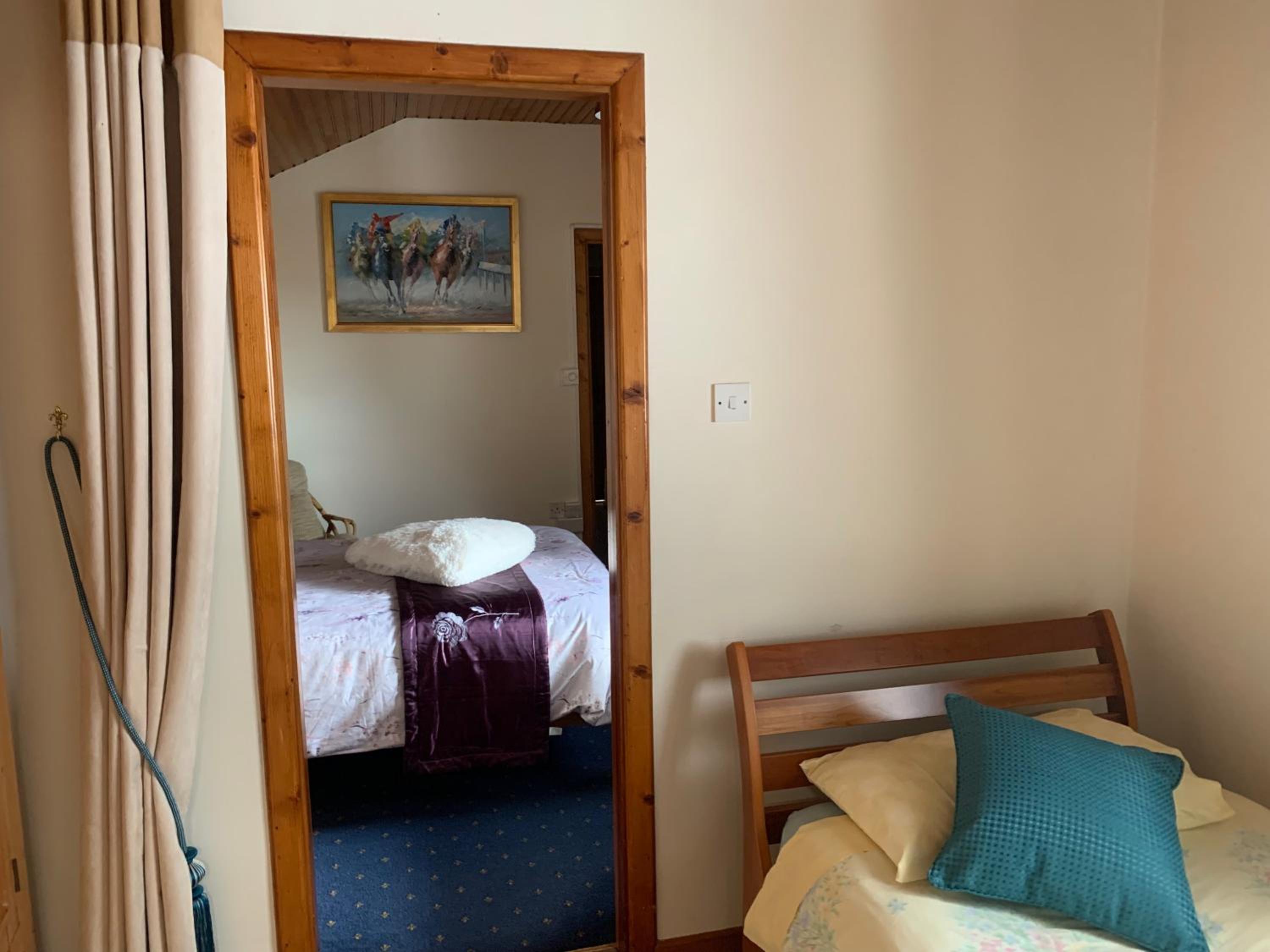 Family Room With En-Suite photo 3