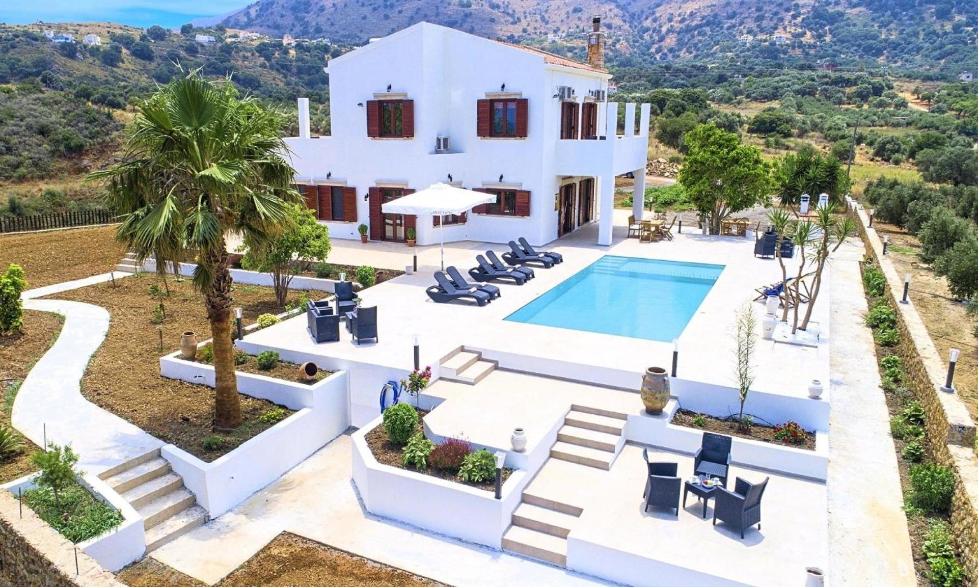 Five-Bedroom Holiday Home photo 3
