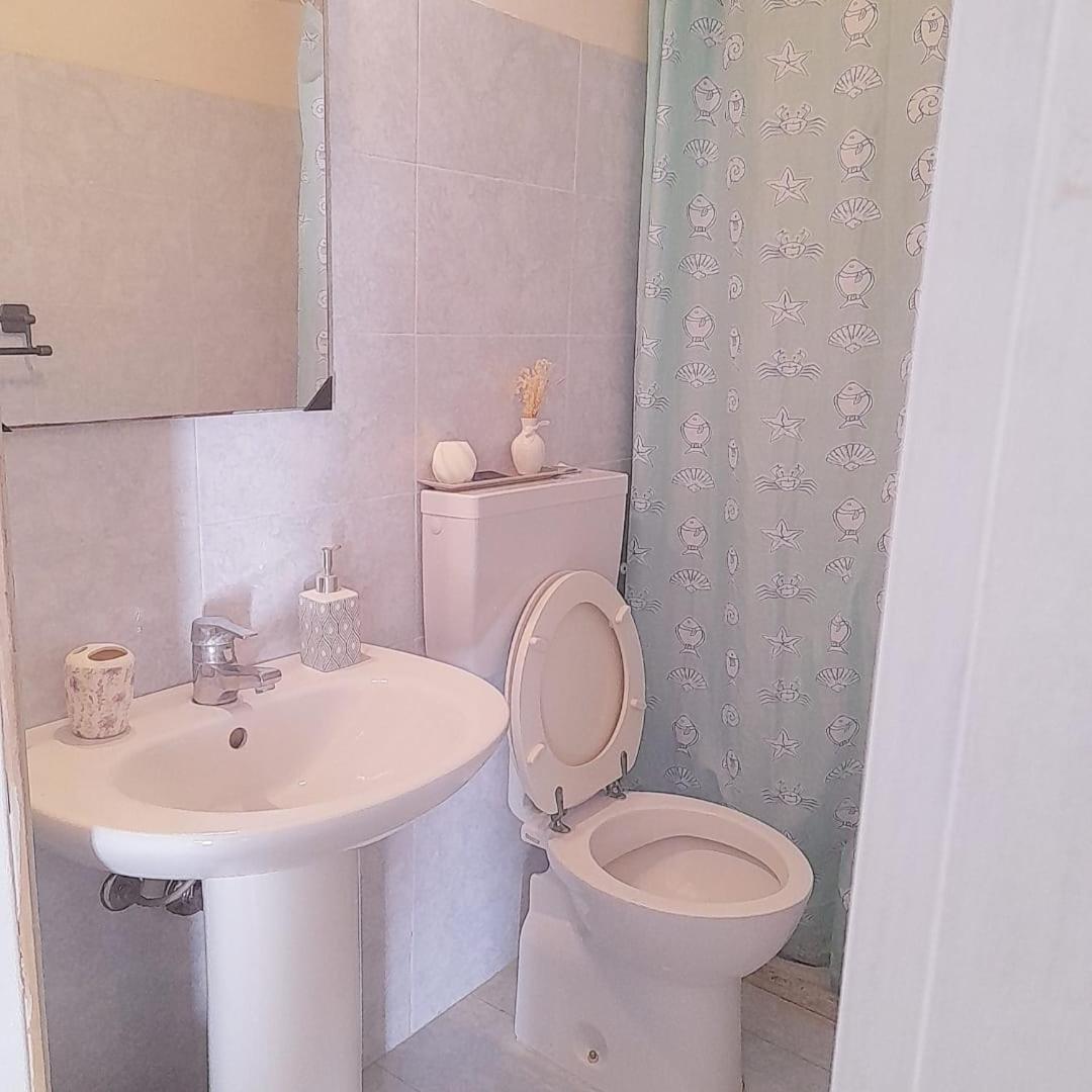 Triple Room with Private Bathroom photo 3