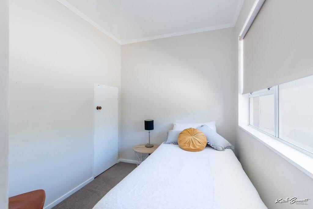 Two-Bedroom House photo 3