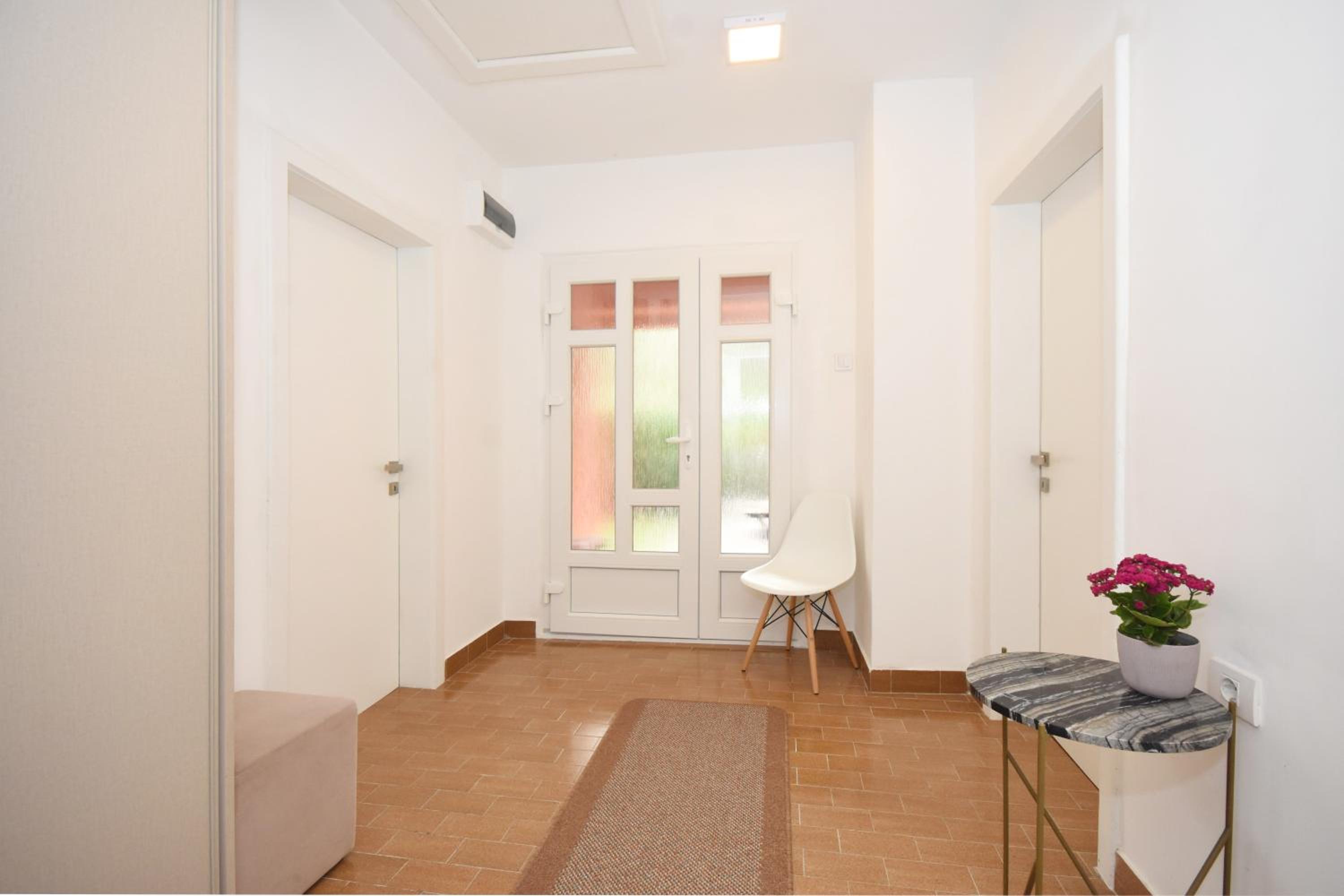 Two-Bedroom House photo 3