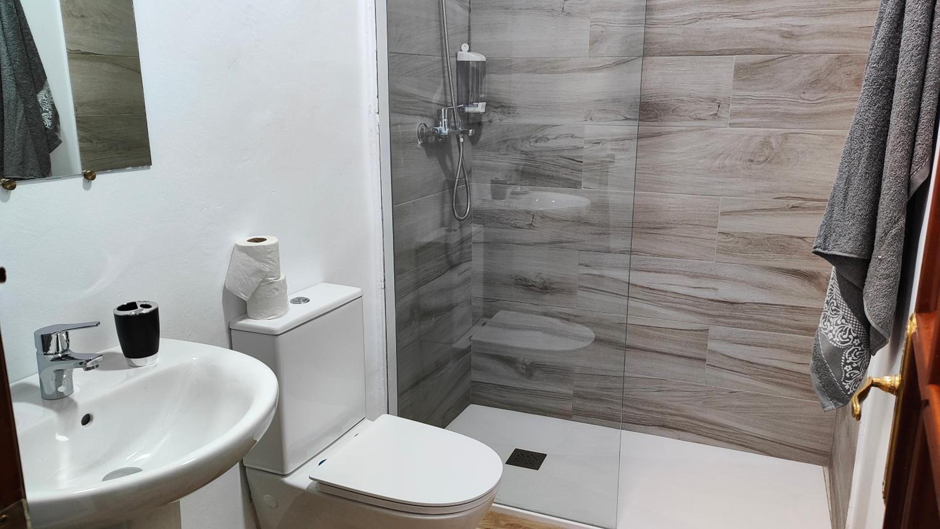 Two-Bedroom Suite photo 3