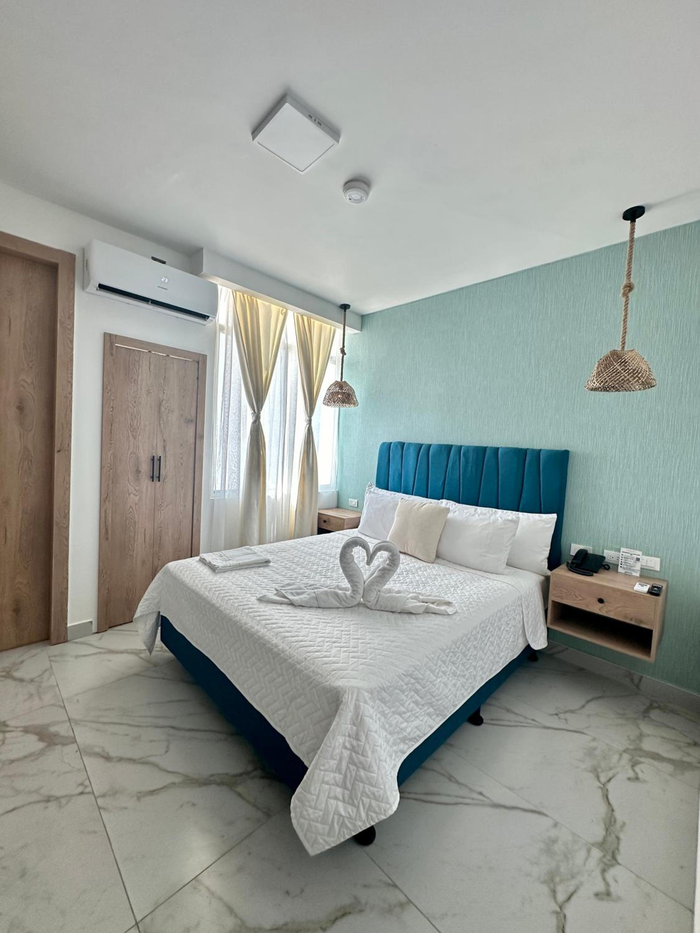 Standard Queen Room