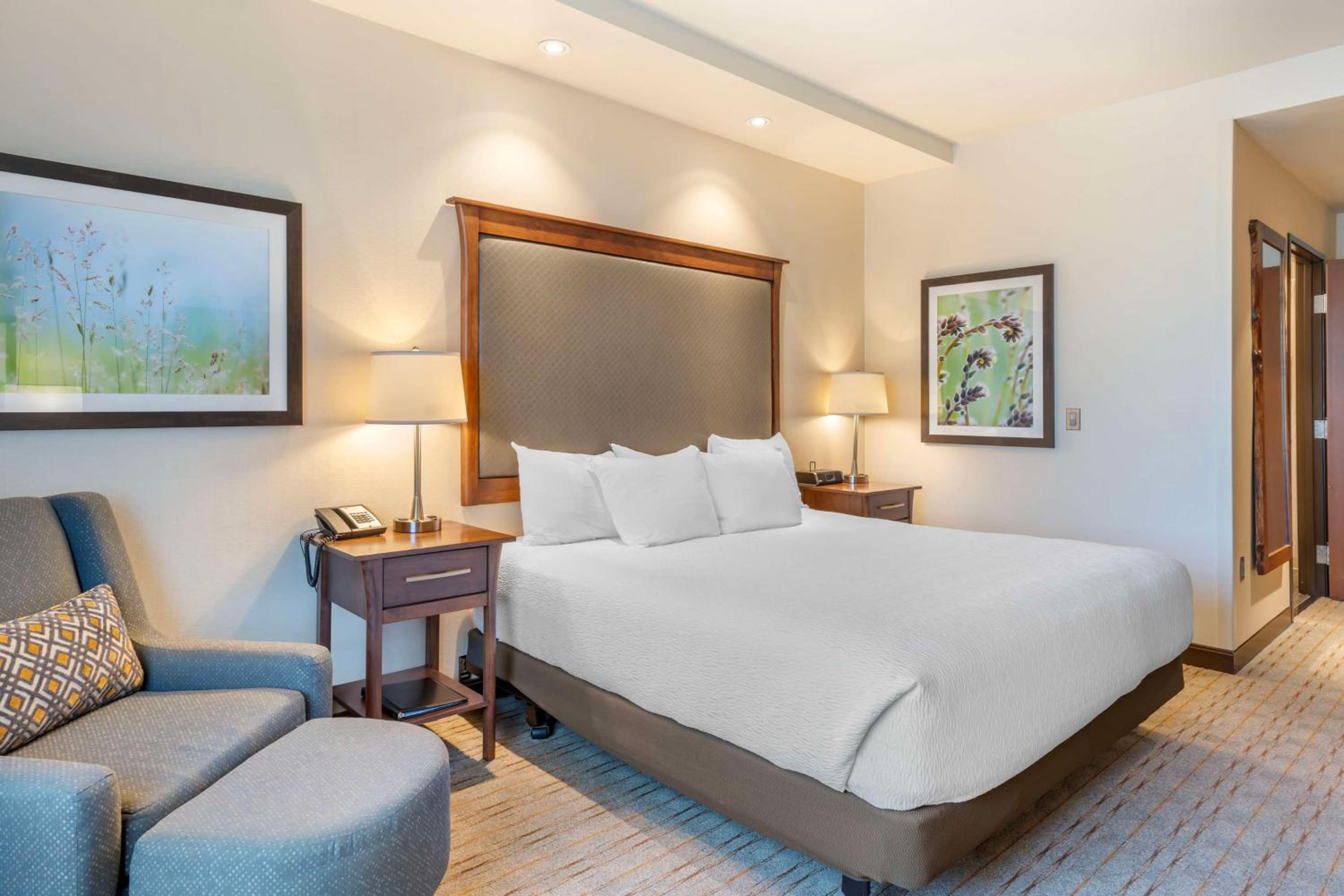 King Room with Bath Tub - Disability Access/Non-Smoking