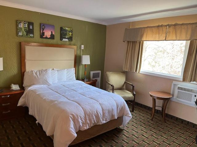 Double Room 1 Bed Non-Smoking - Photo 1