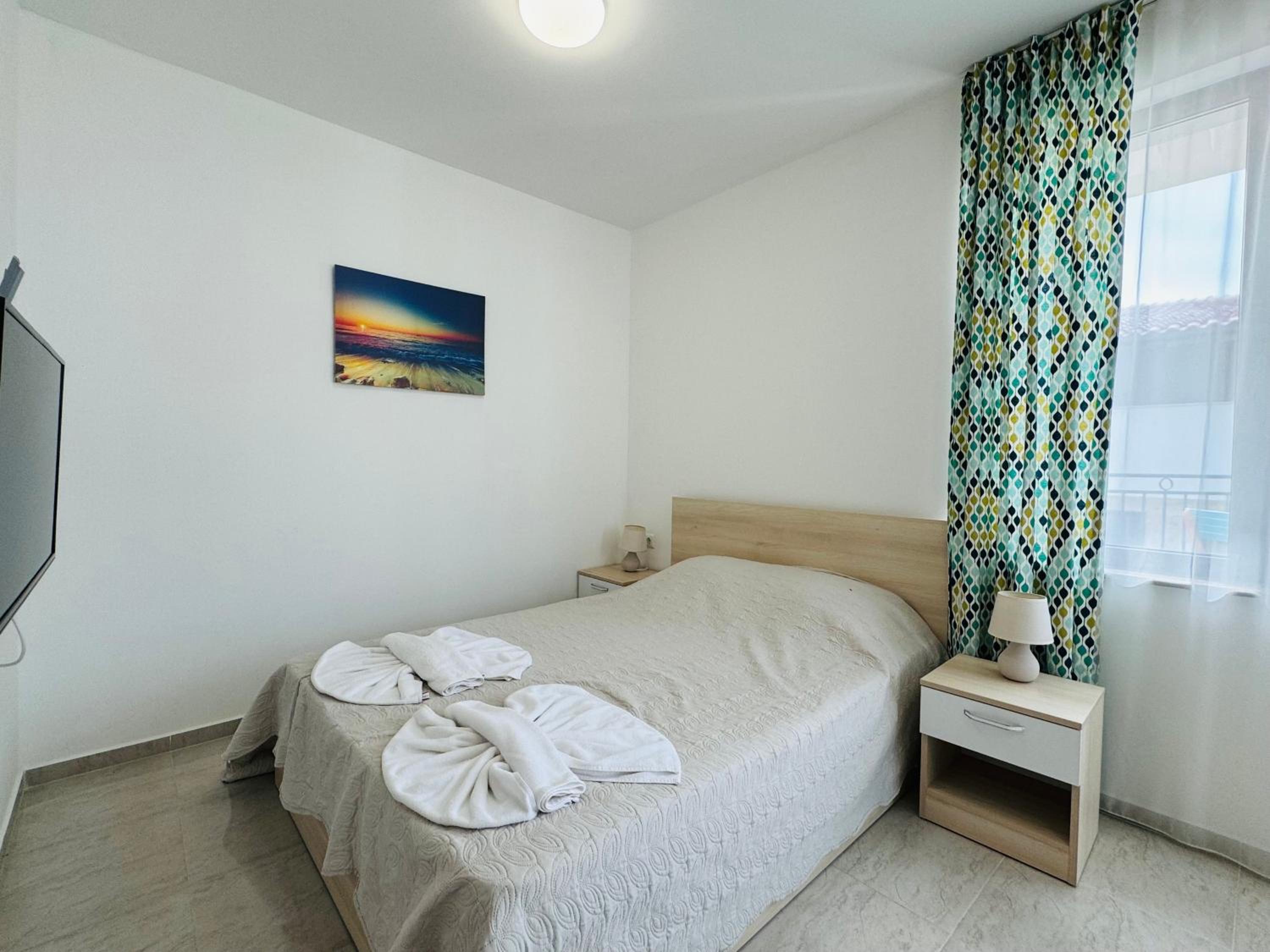 One-Bedroom Apartment photo 1