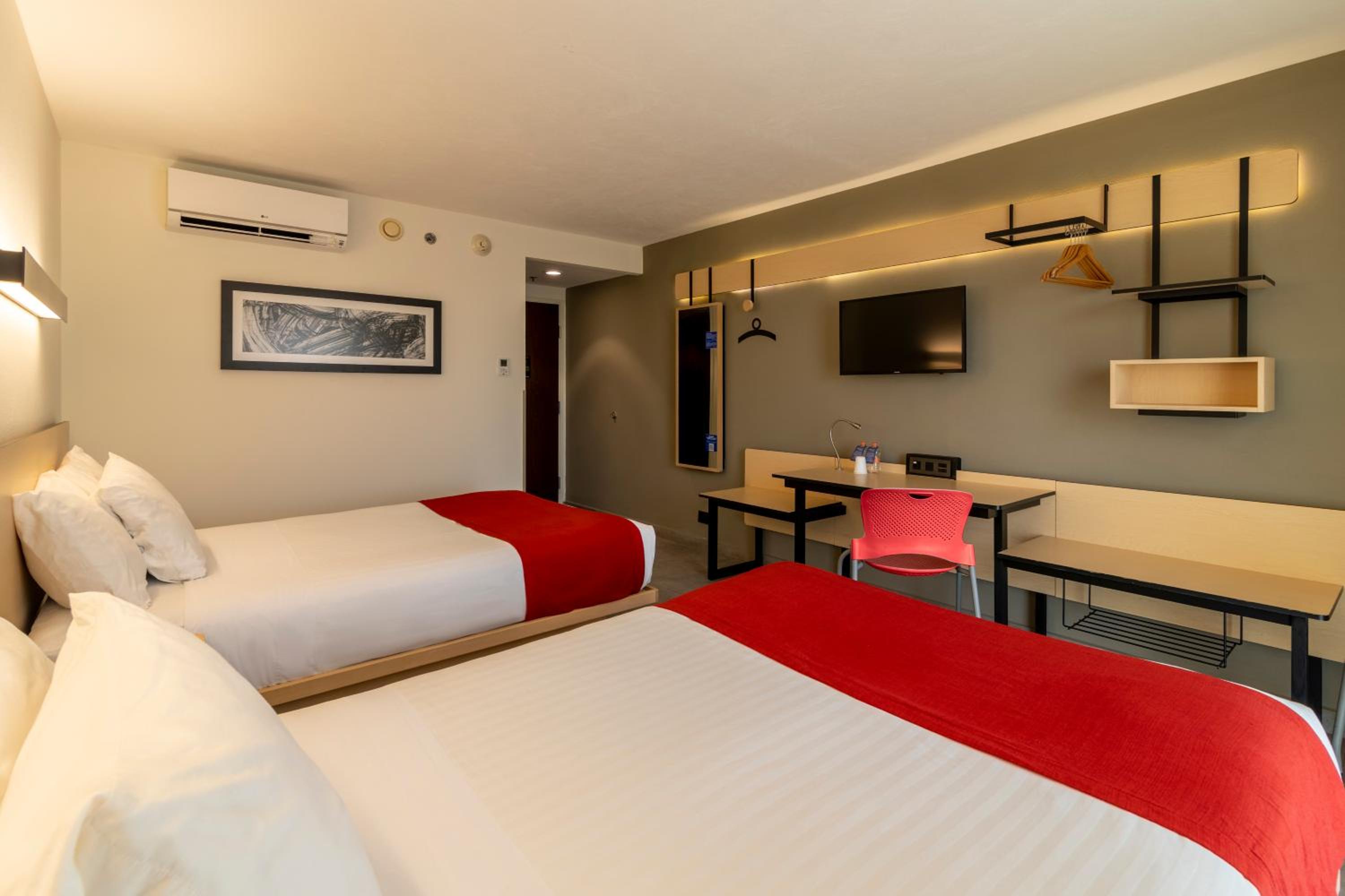 Double Room with Two Double Beds photo 1
