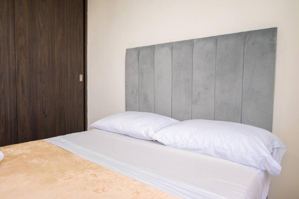 Three-Bedroom Apartment photo 2