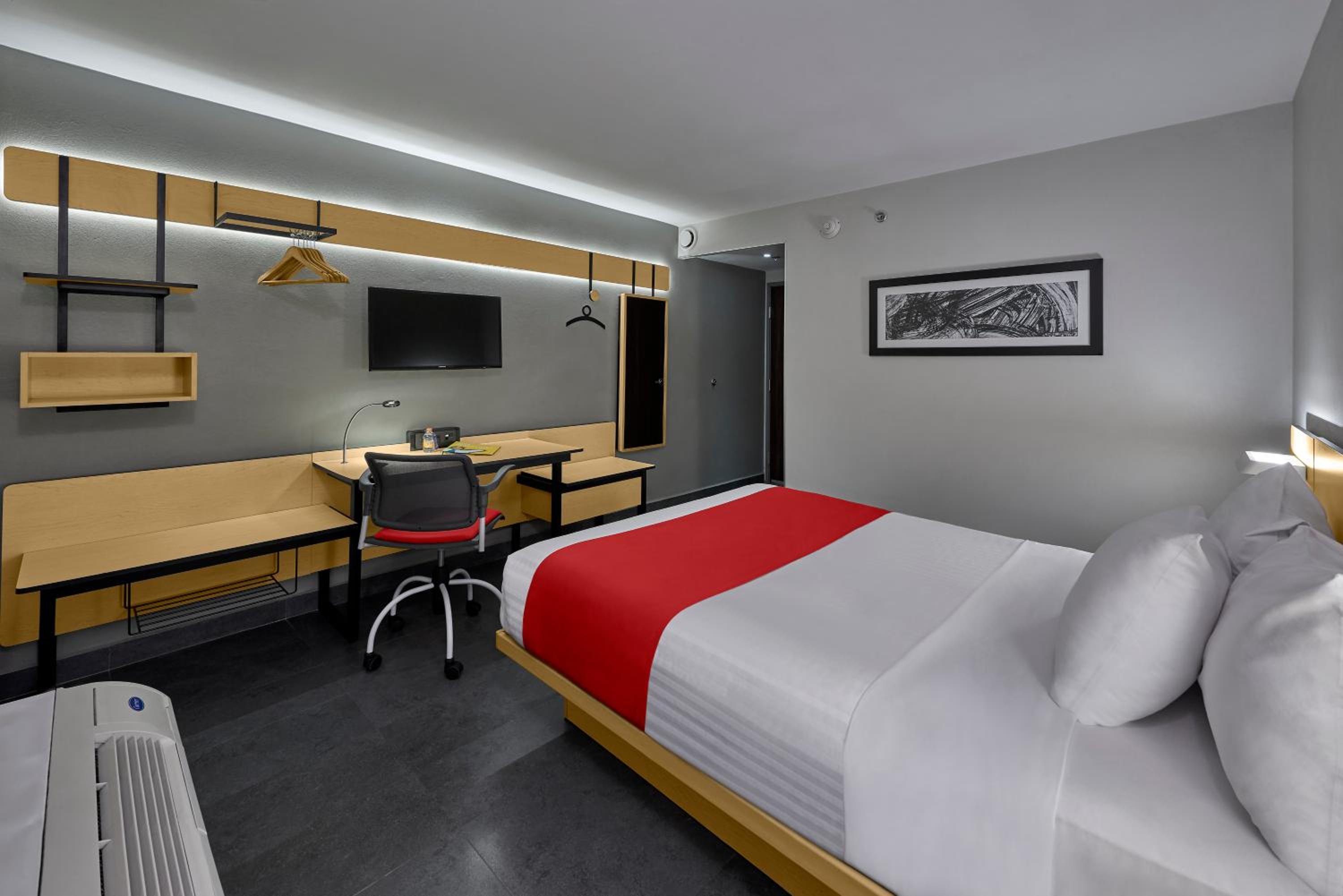 Queen Room with Ocean View - Photo 1