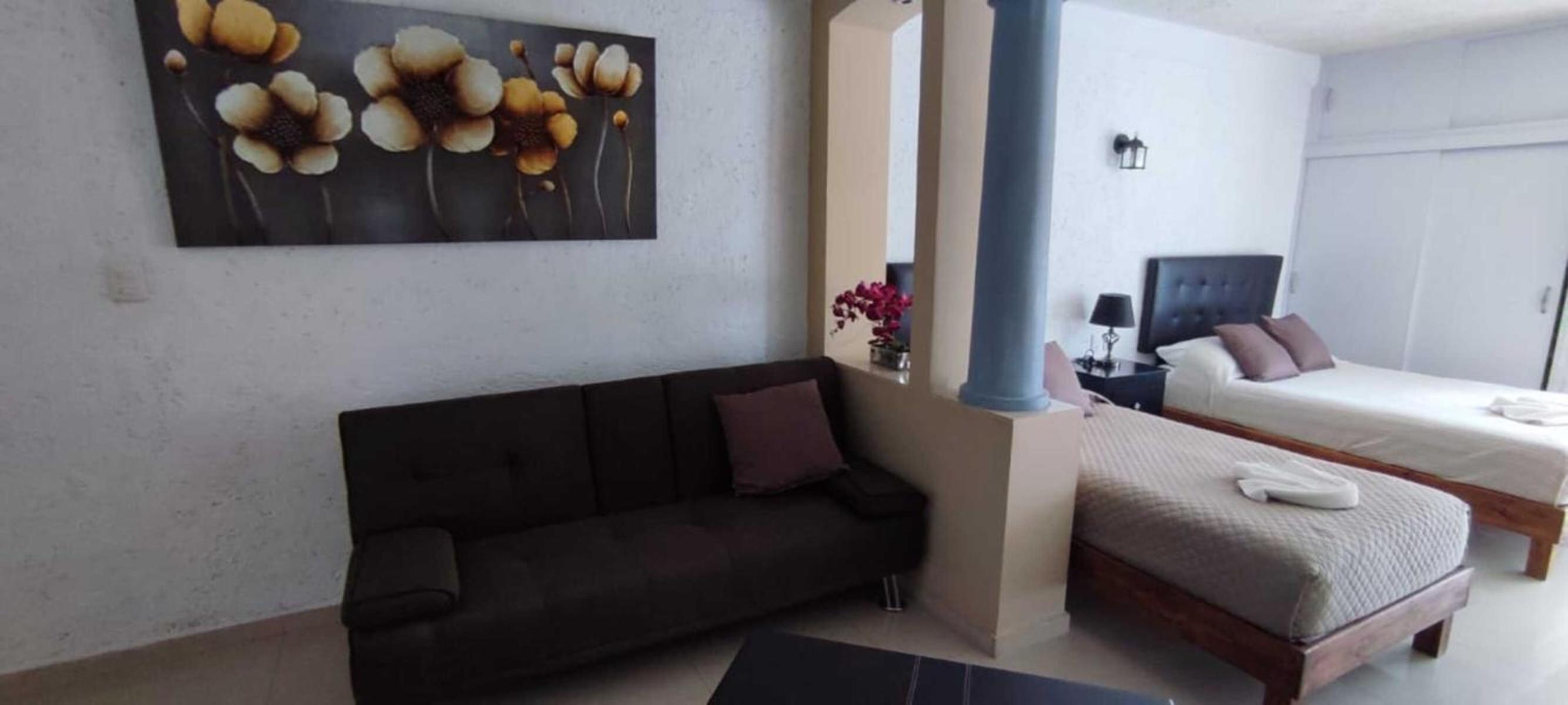Standard Suite - Photo 9