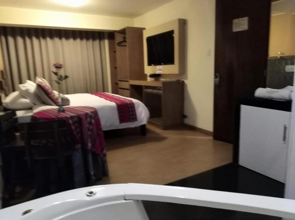 Deluxe Suite with Spa Bath