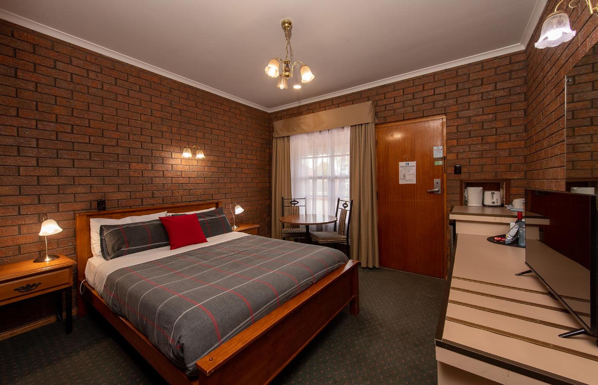 Standard Queen Room - Photo 6