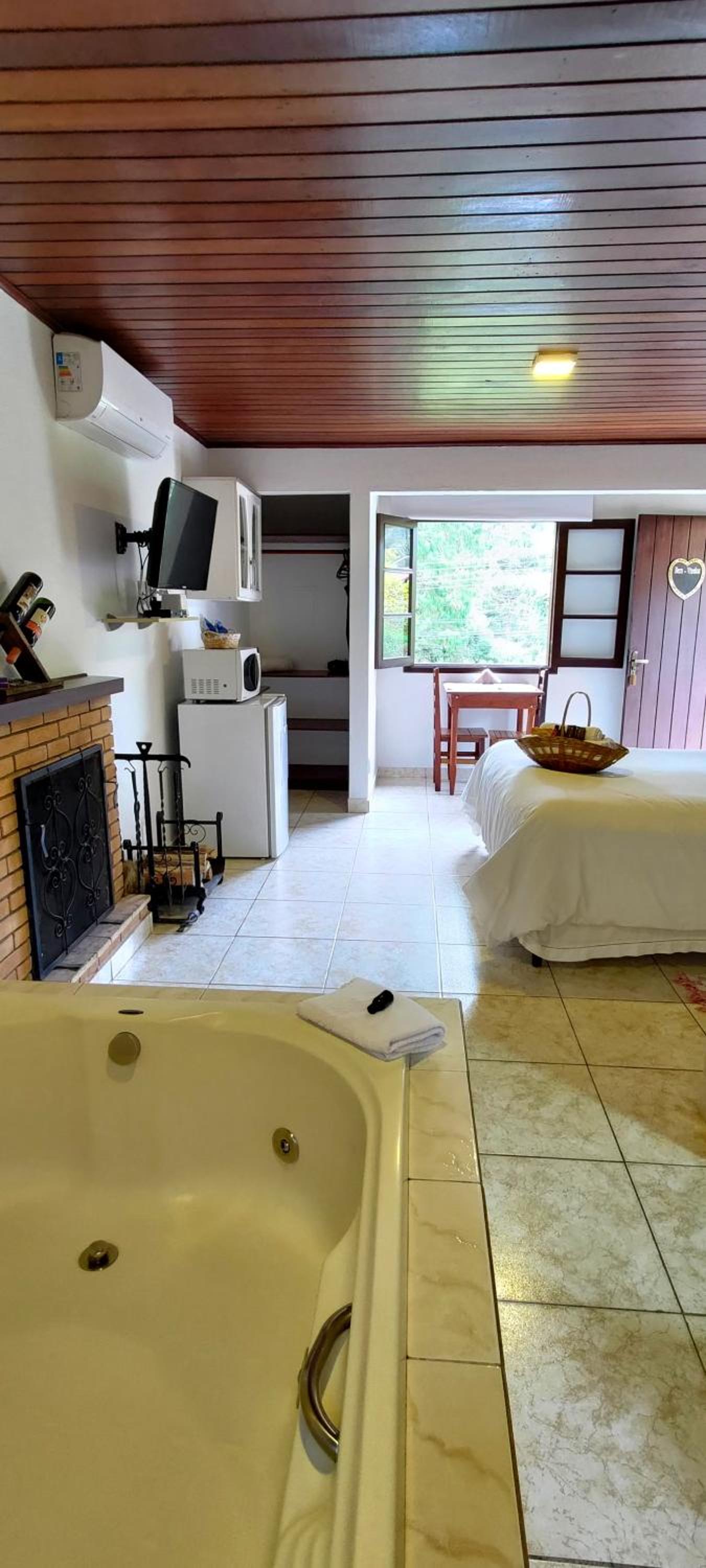 Chalé Premium com Banheira de Hidromassagem