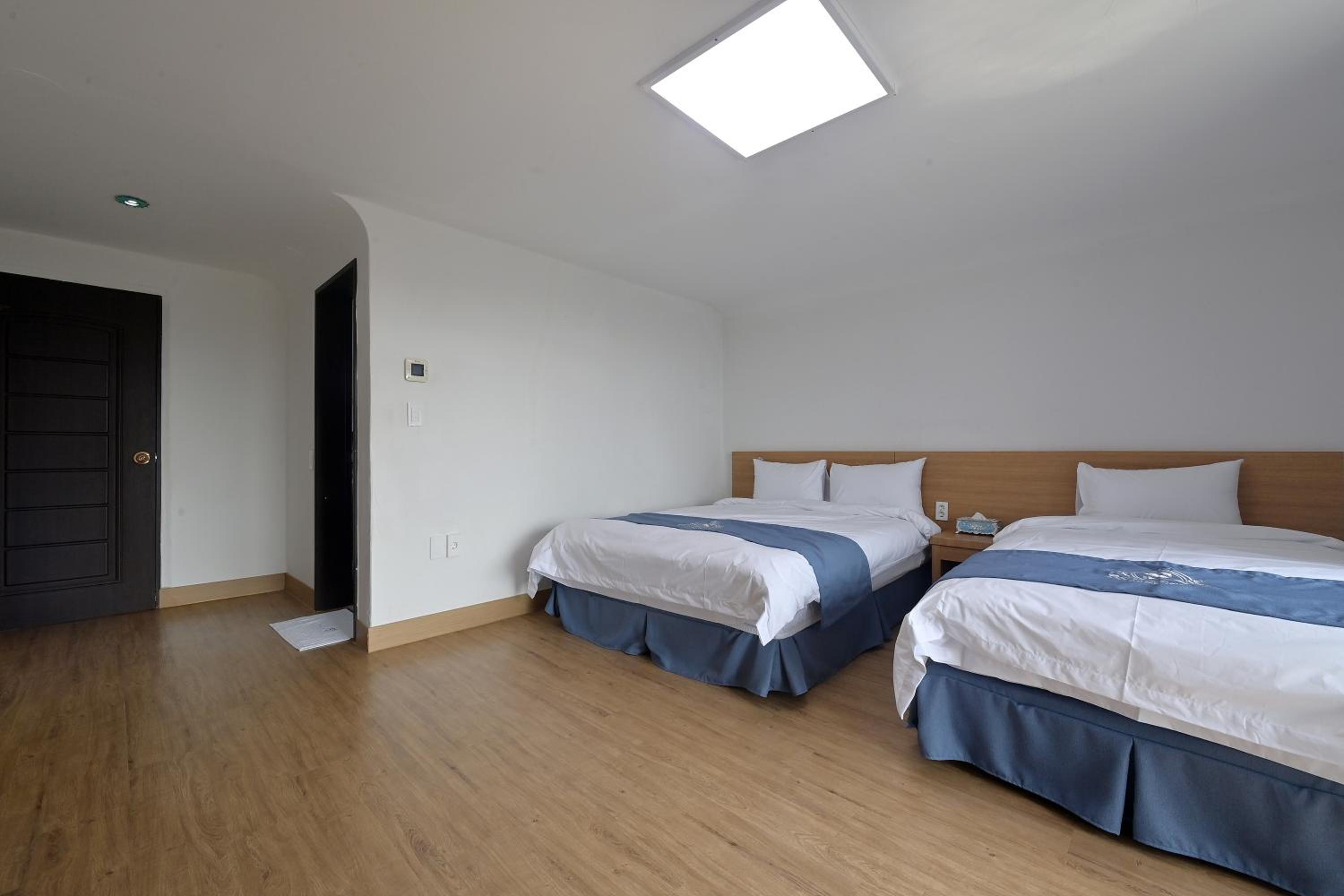 Ocean Suite Room - Photo 5