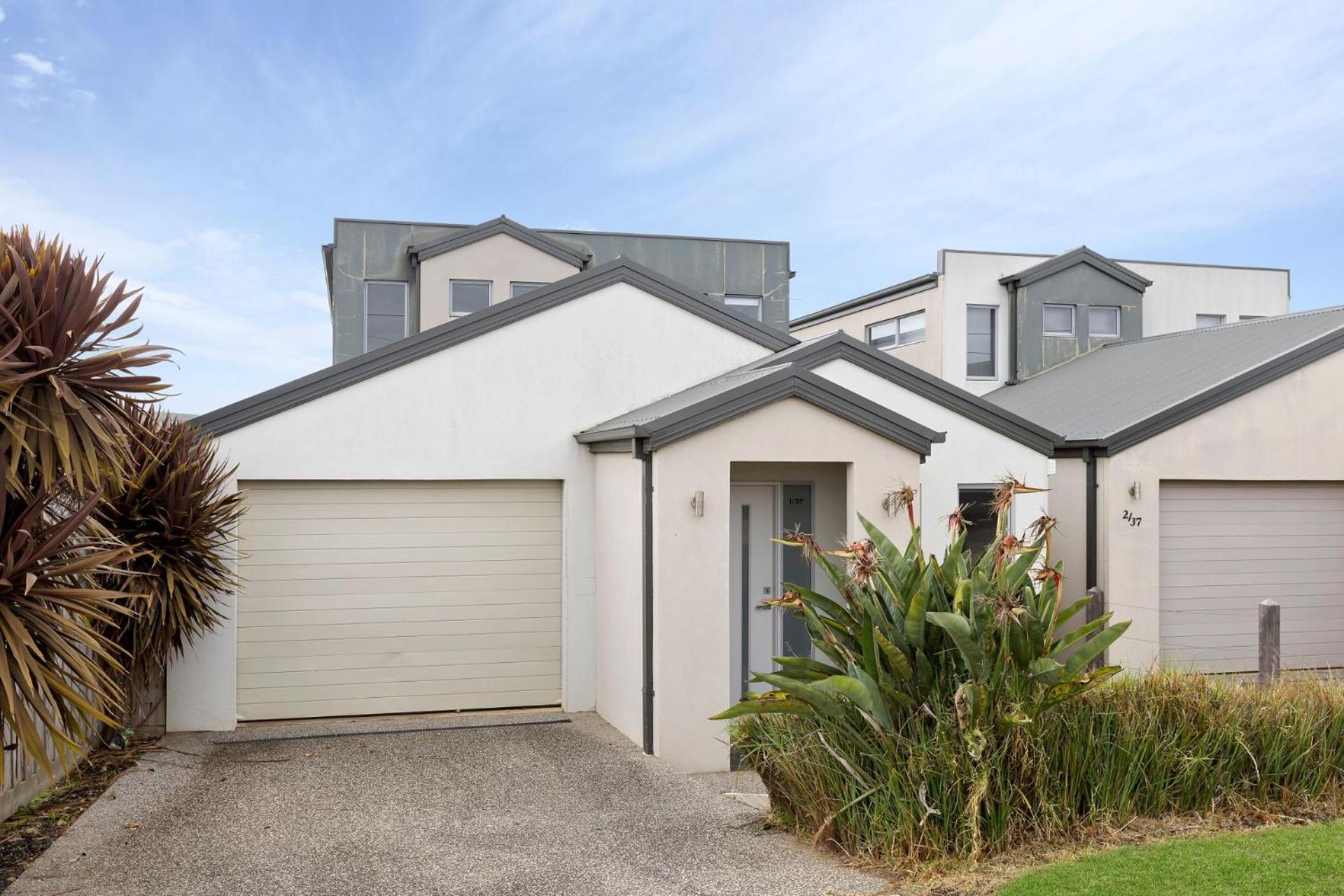 Four-Bedroom House photo 2