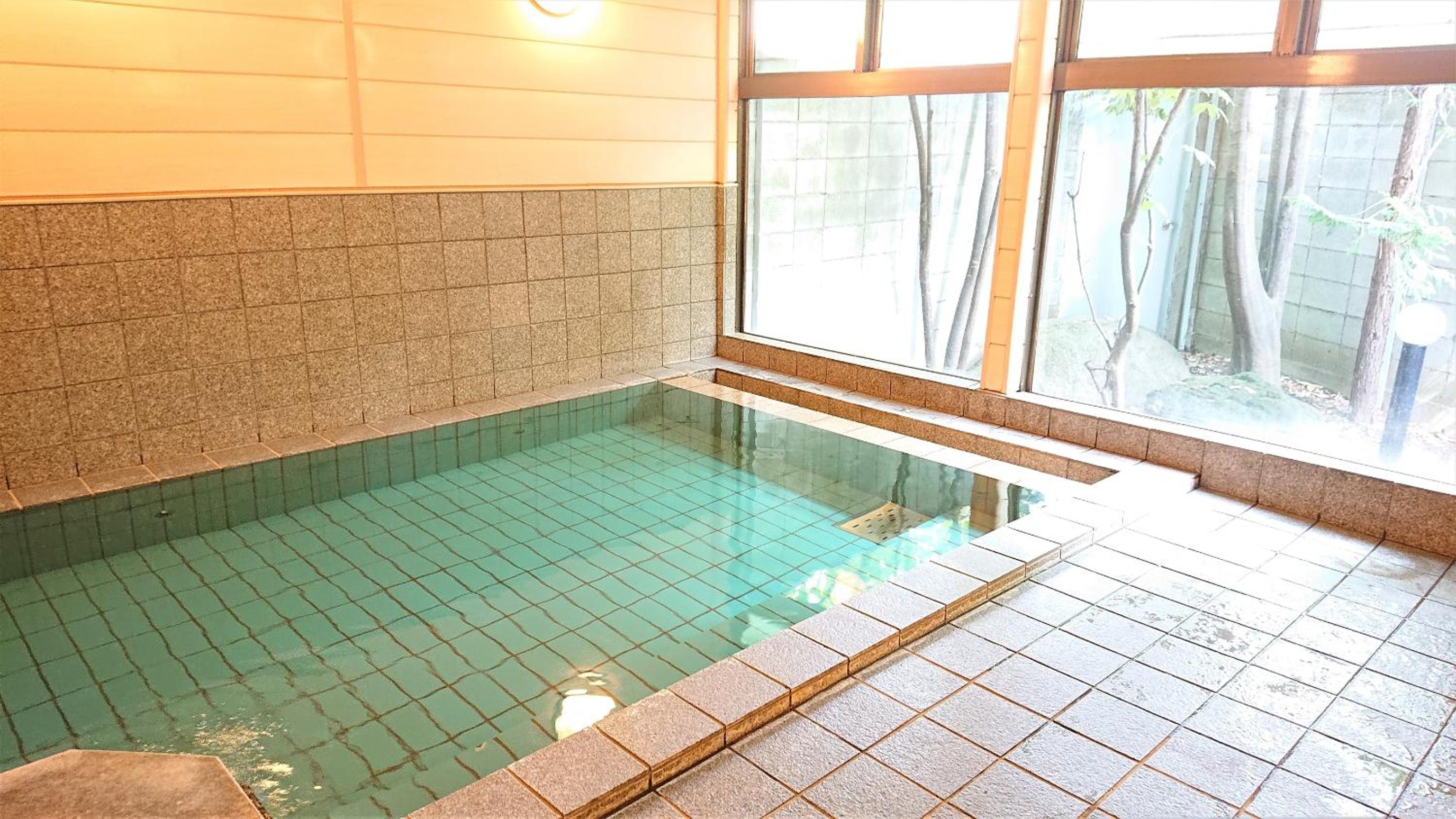 Single Room With Shared Bathroom - Non-Smoking - Male Only photo 2