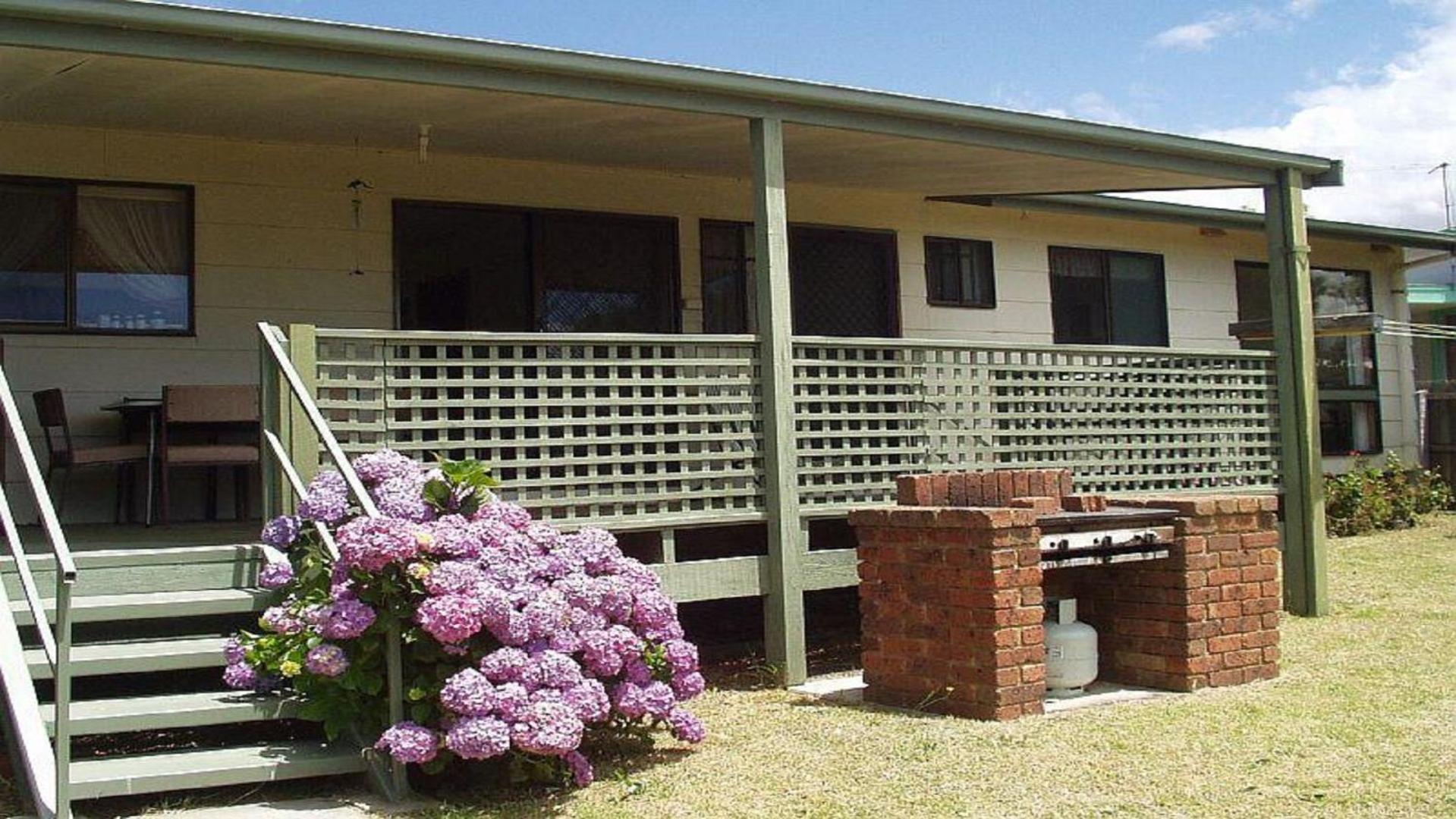 Three-Bedroom House photo 2