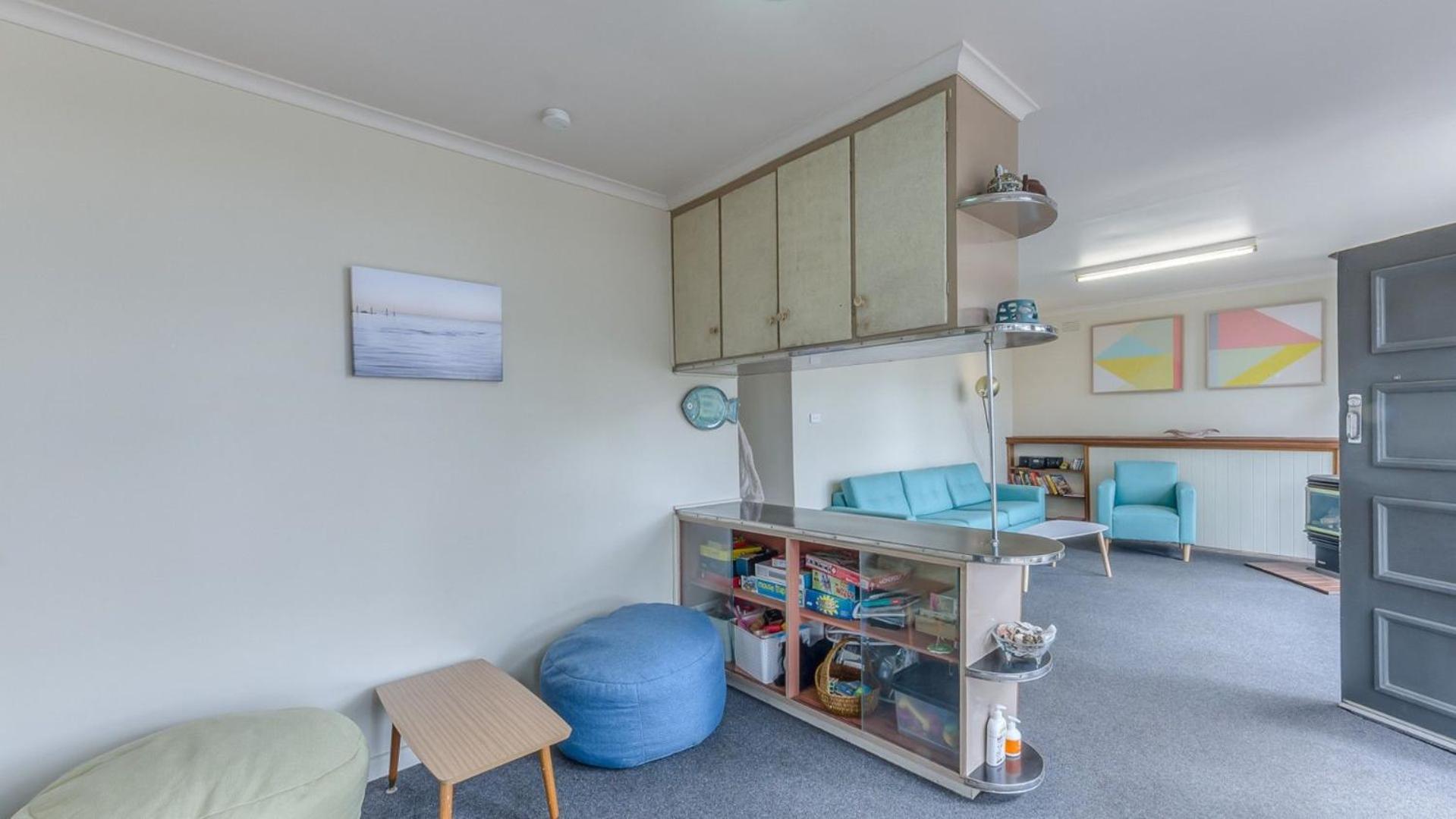 Three-Bedroom House photo 2