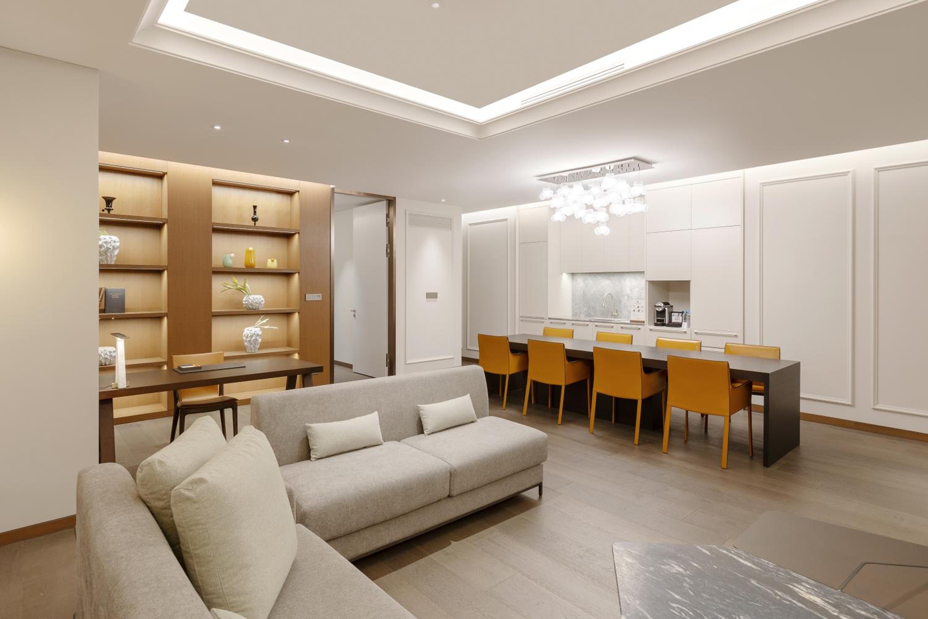 King Suite - Non-Smoking - Photo 2