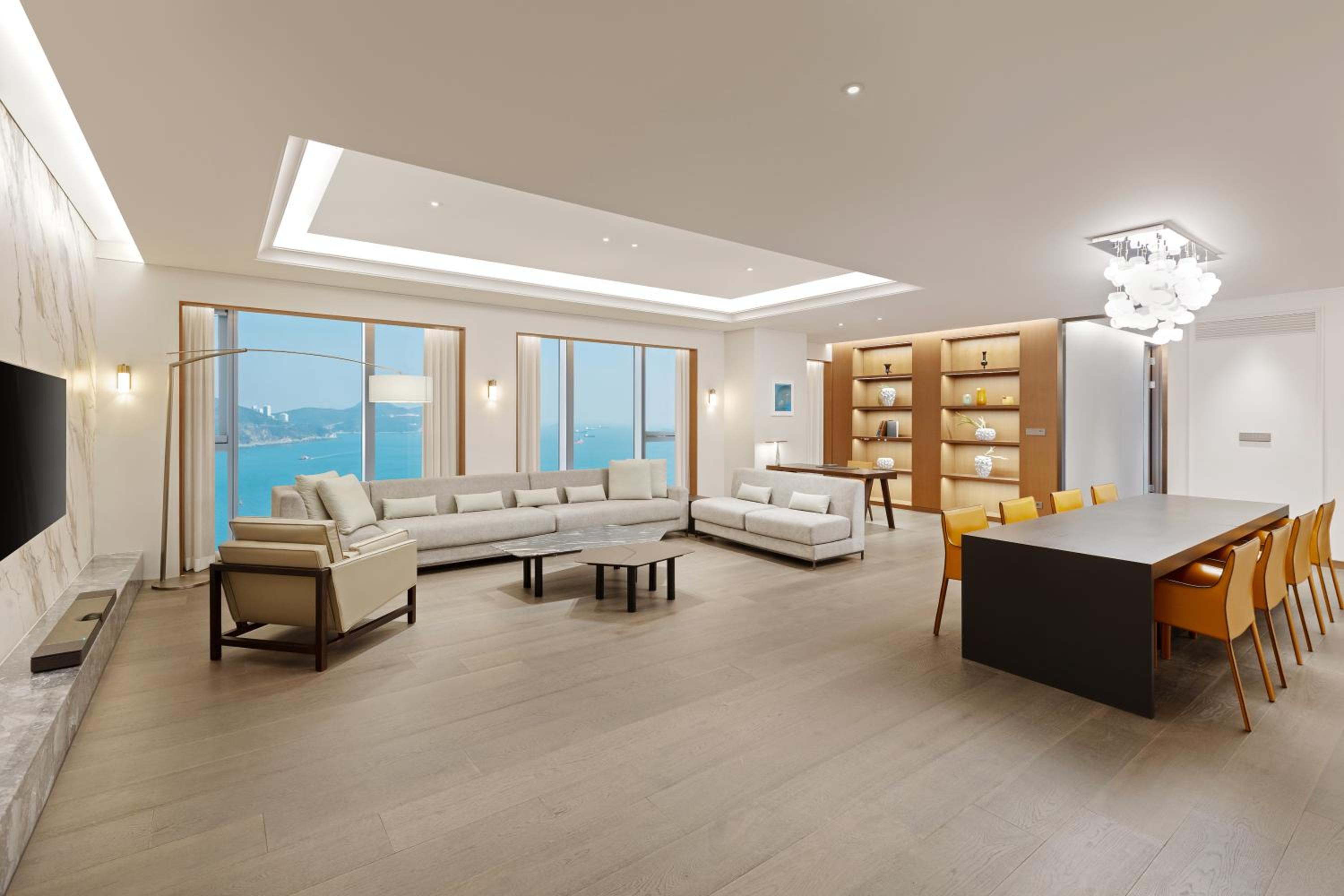 King Suite - Non-Smoking - Photo 6