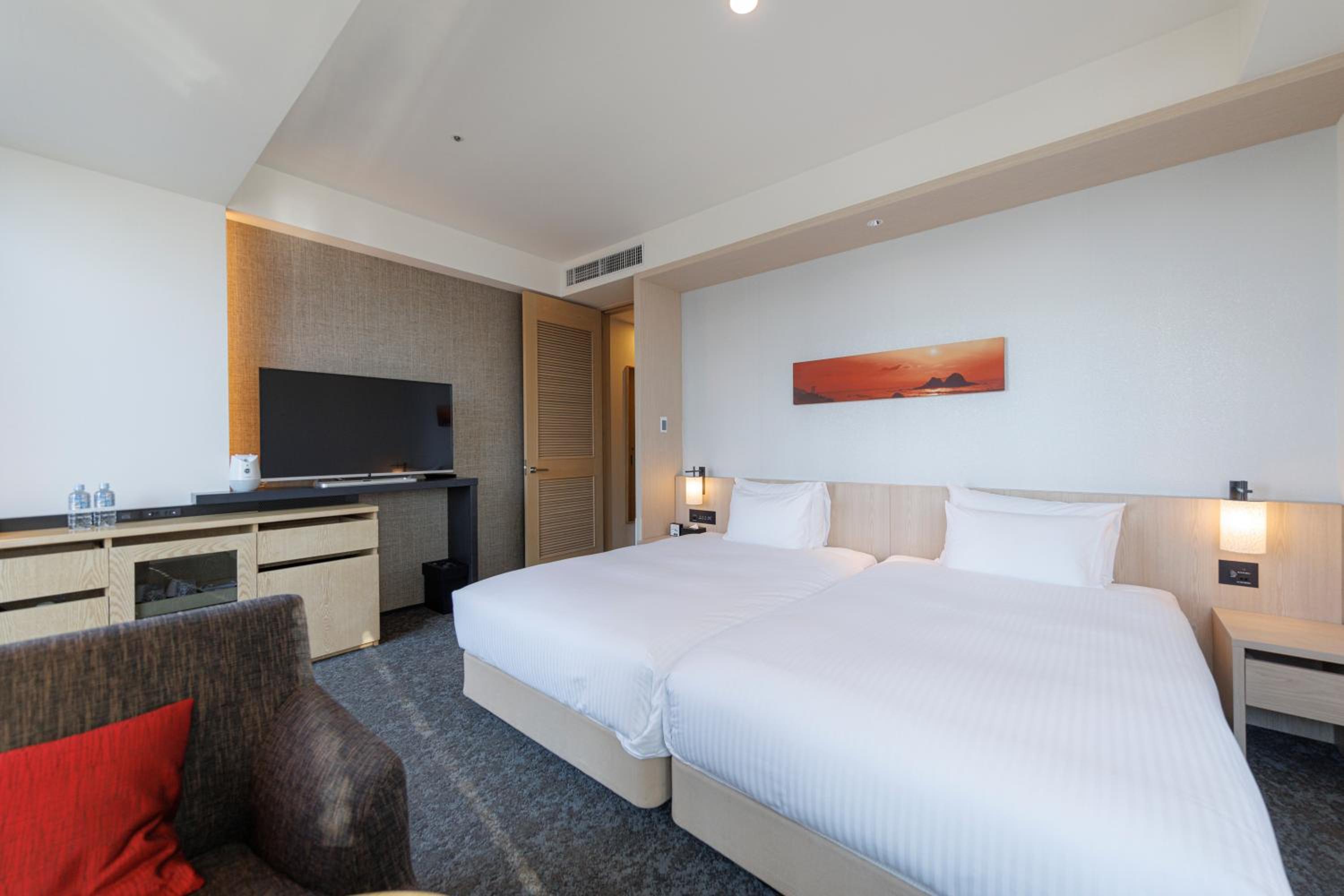 Premium Twin Room with View from Bathroom (Floor 15-16) - Non-Smoking - Photo 6