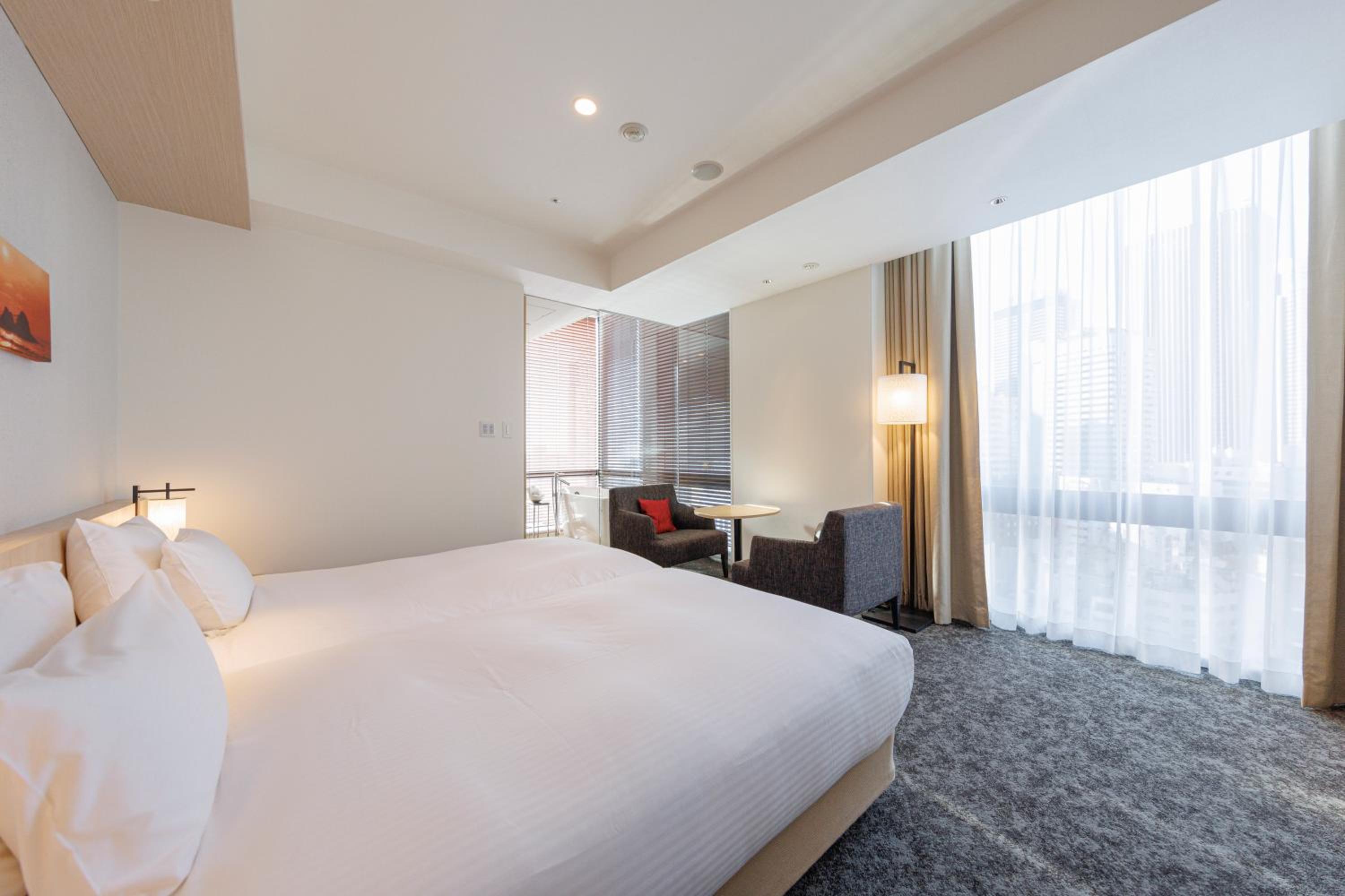 Premium Twin Room with View from Bathroom (Floor 15-16) - Non-Smoking - Photo 11