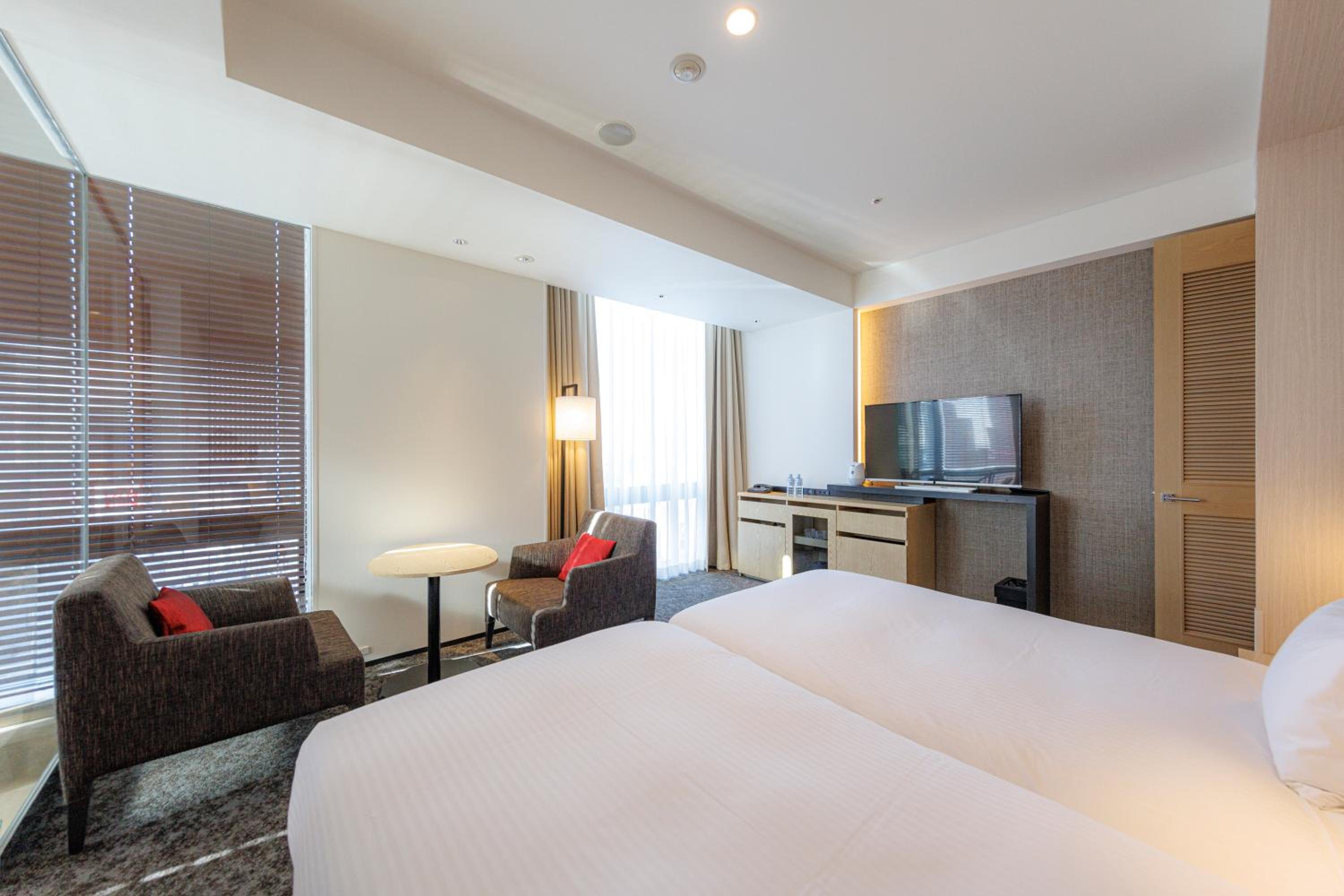 Premium Twin Room with View from Bathroom (Floor 15-16) - Non-Smoking - Photo 14