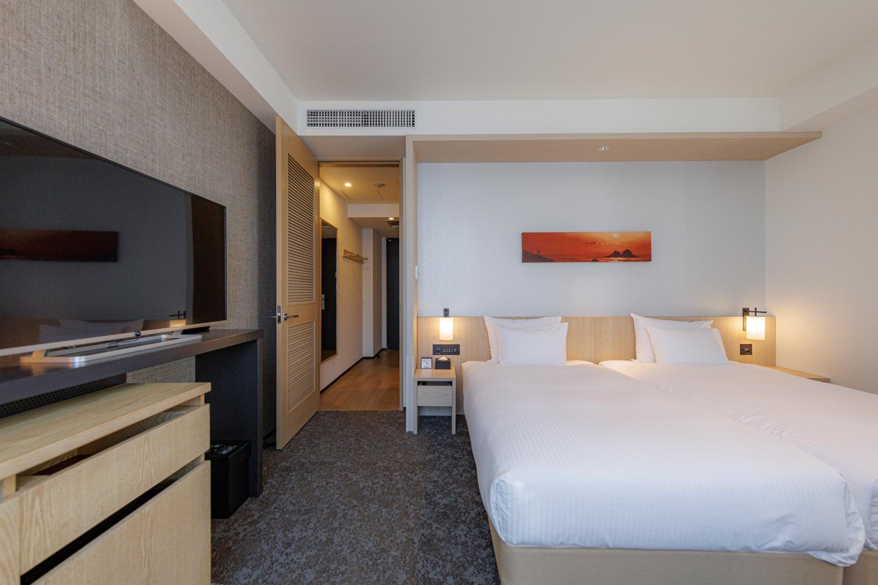 Premium Twin Room with View from Bathroom (Floor 15-16) - Non-Smoking - Photo 8