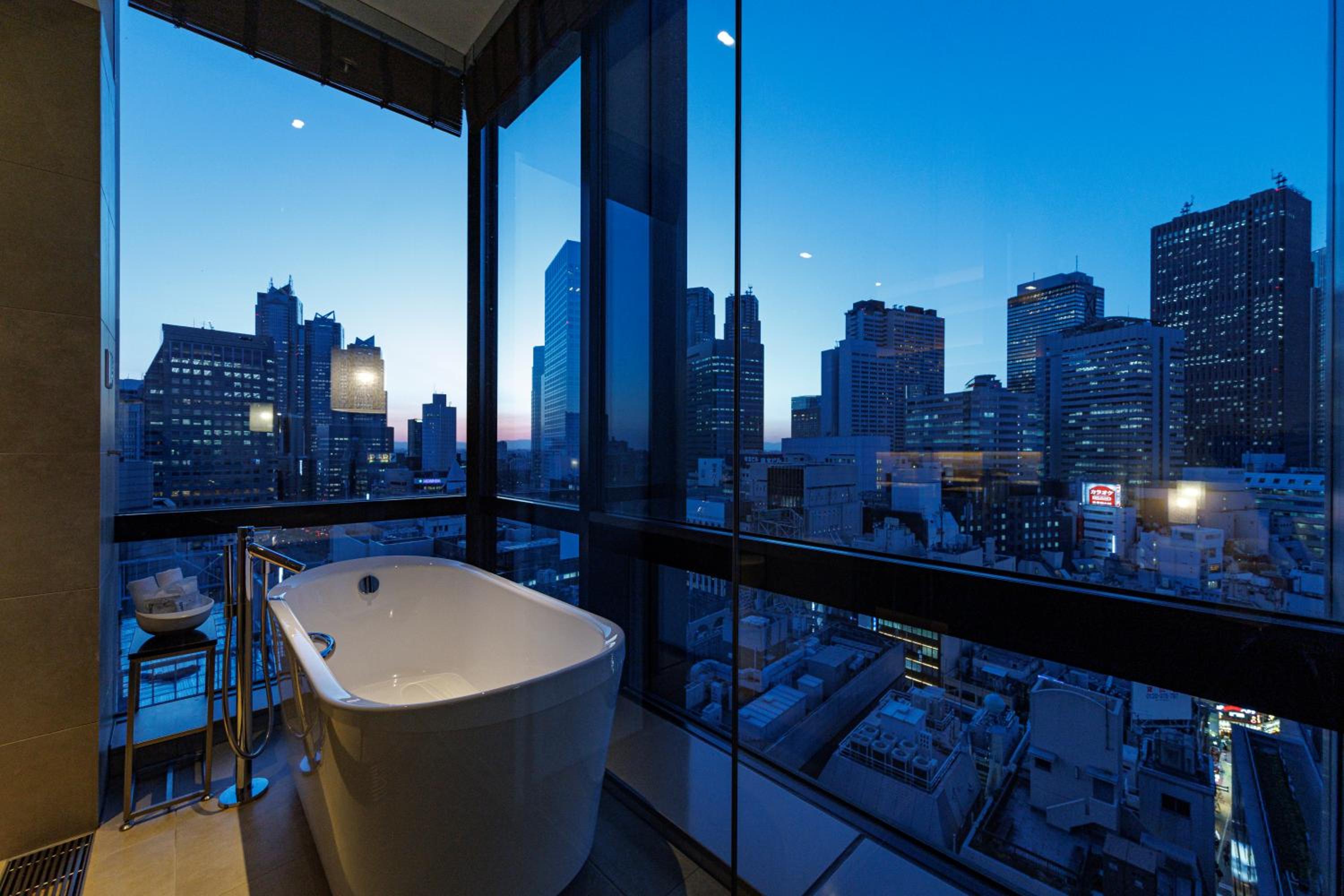 Premium Twin Room with View from Bathroom (Floor 15-16) - Non-Smoking - Photo 24
