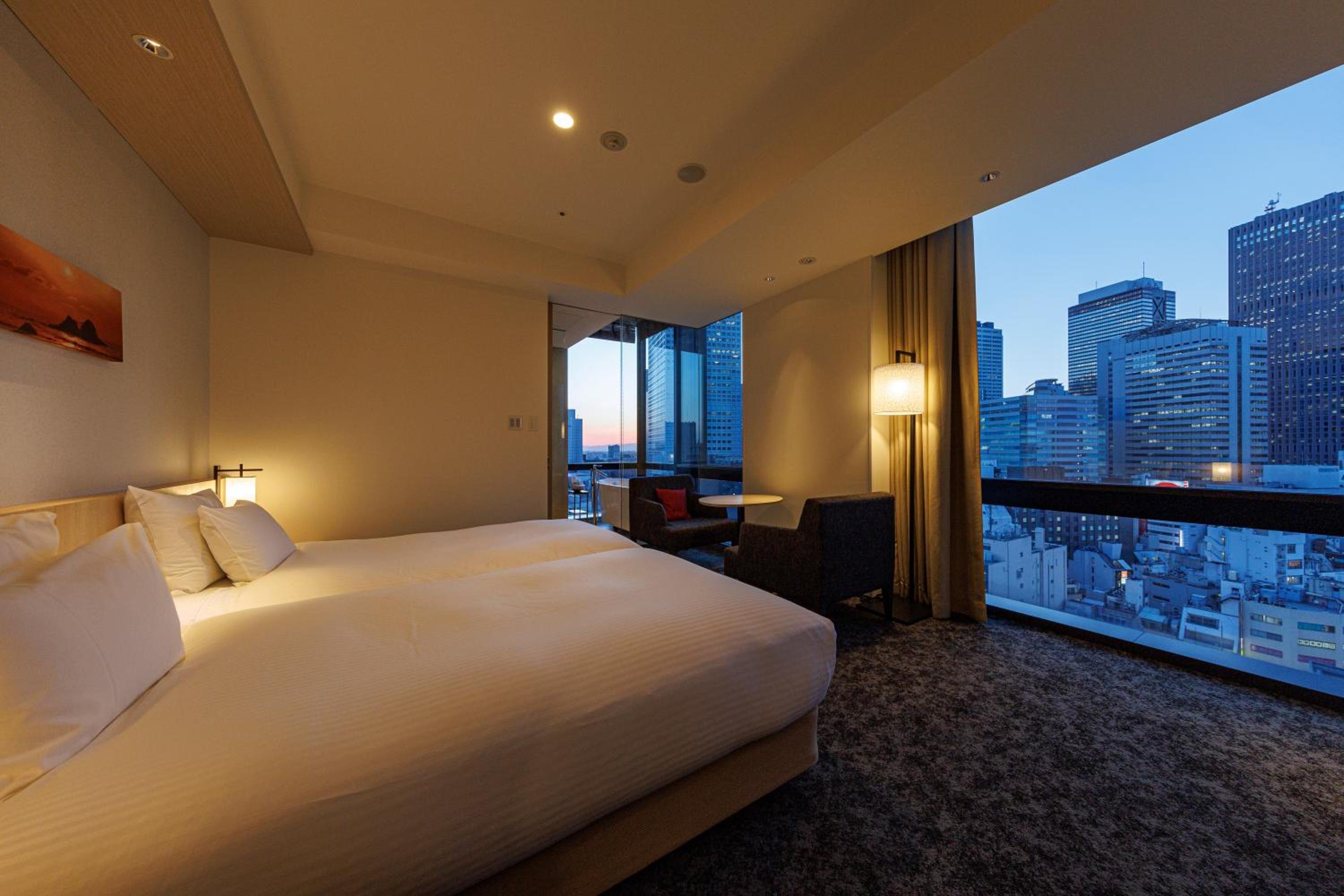 Premium Twin Room with View from Bathroom (Floor 15-16) - Non-Smoking - Photo 16
