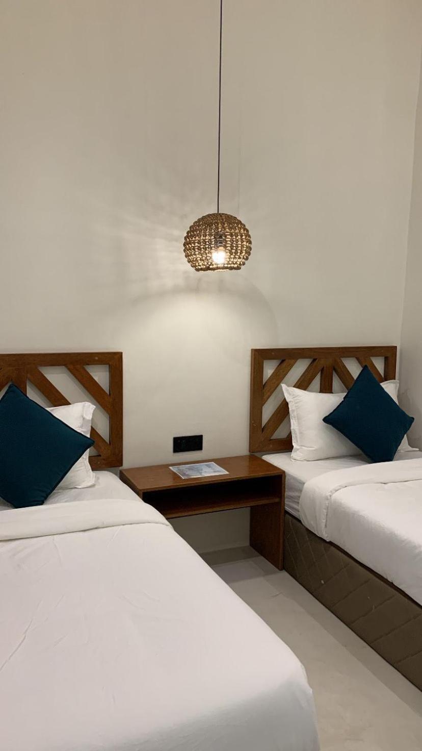 Twin Room with Private Bathroom - Photo 2