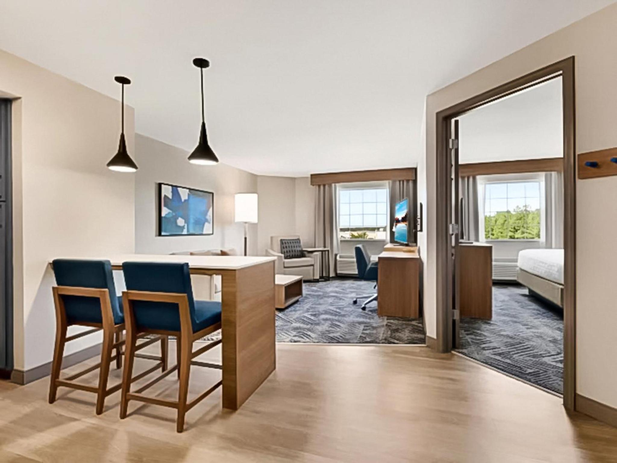 One-Bedroom Suite - Photo 1