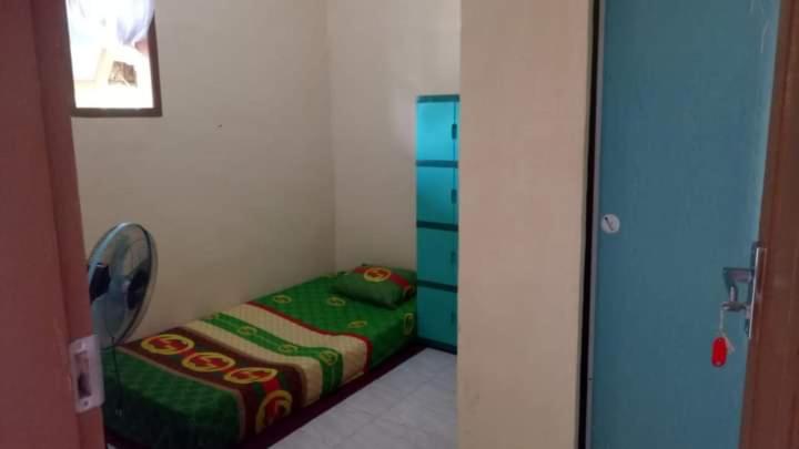 Single Room With Private Bathroom photo 3