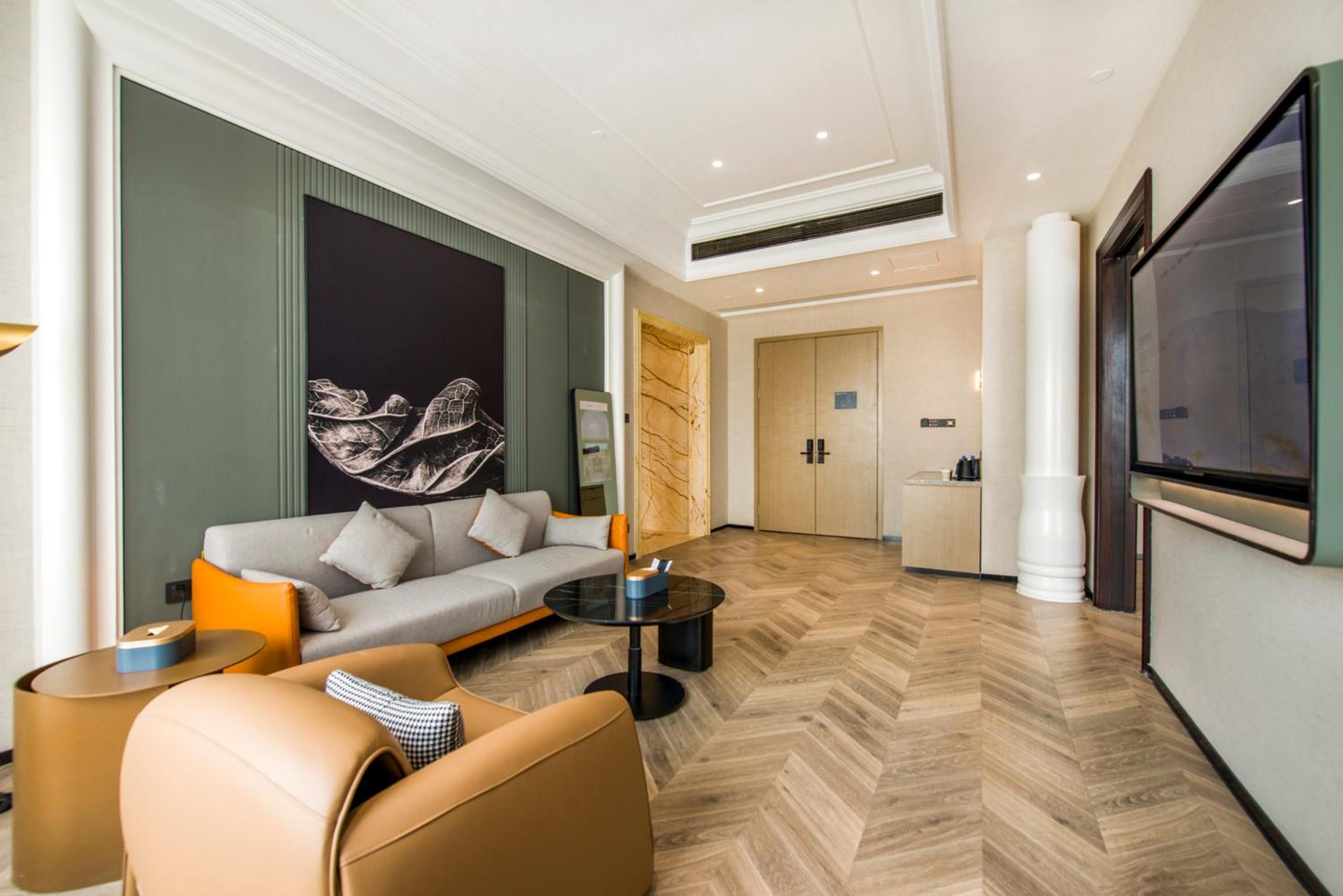 Jimu Suite with City View 