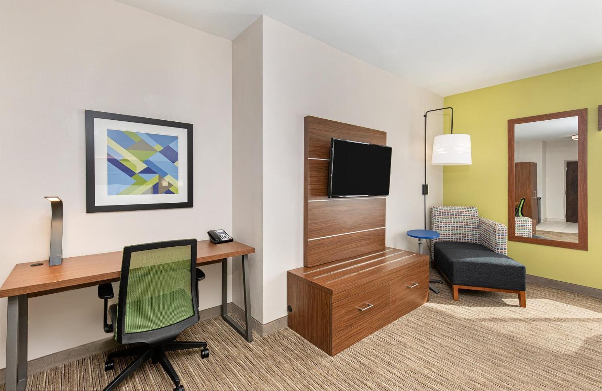 King Suite - Photo 2