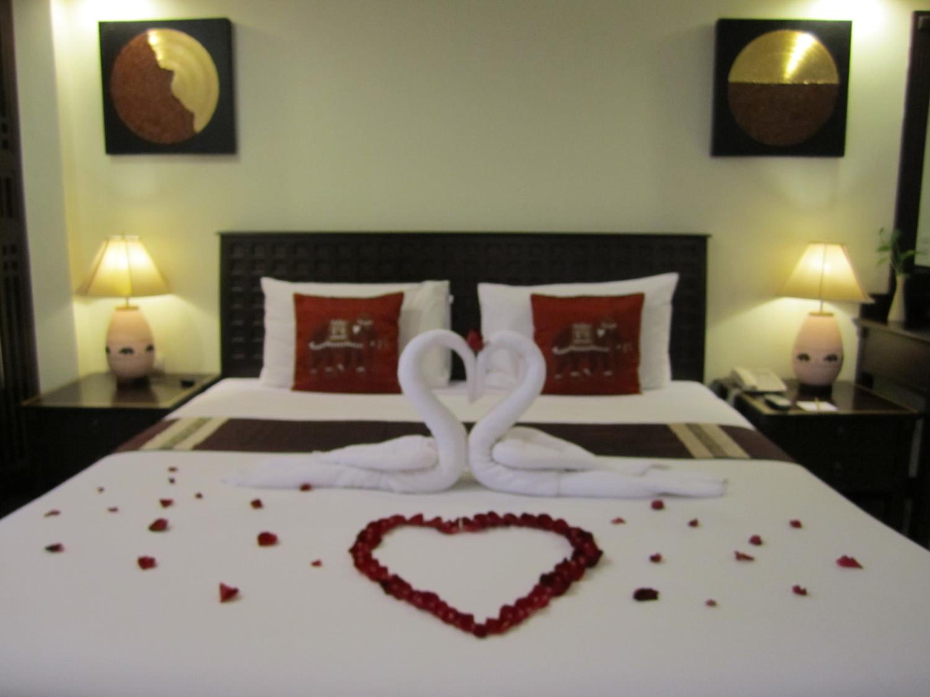 Deluxe Double Room - Photo 13