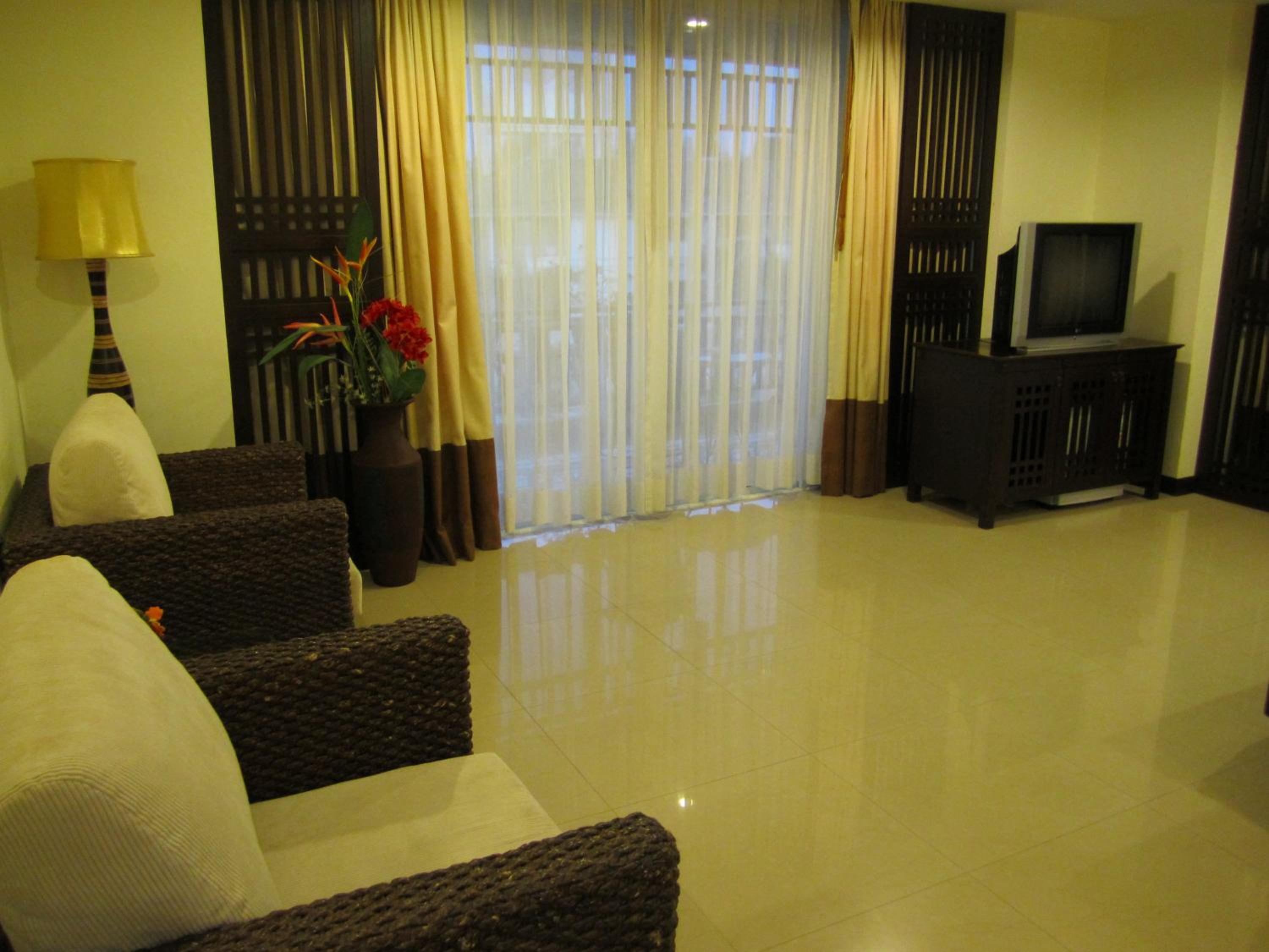 Deluxe Double Room - Photo 17