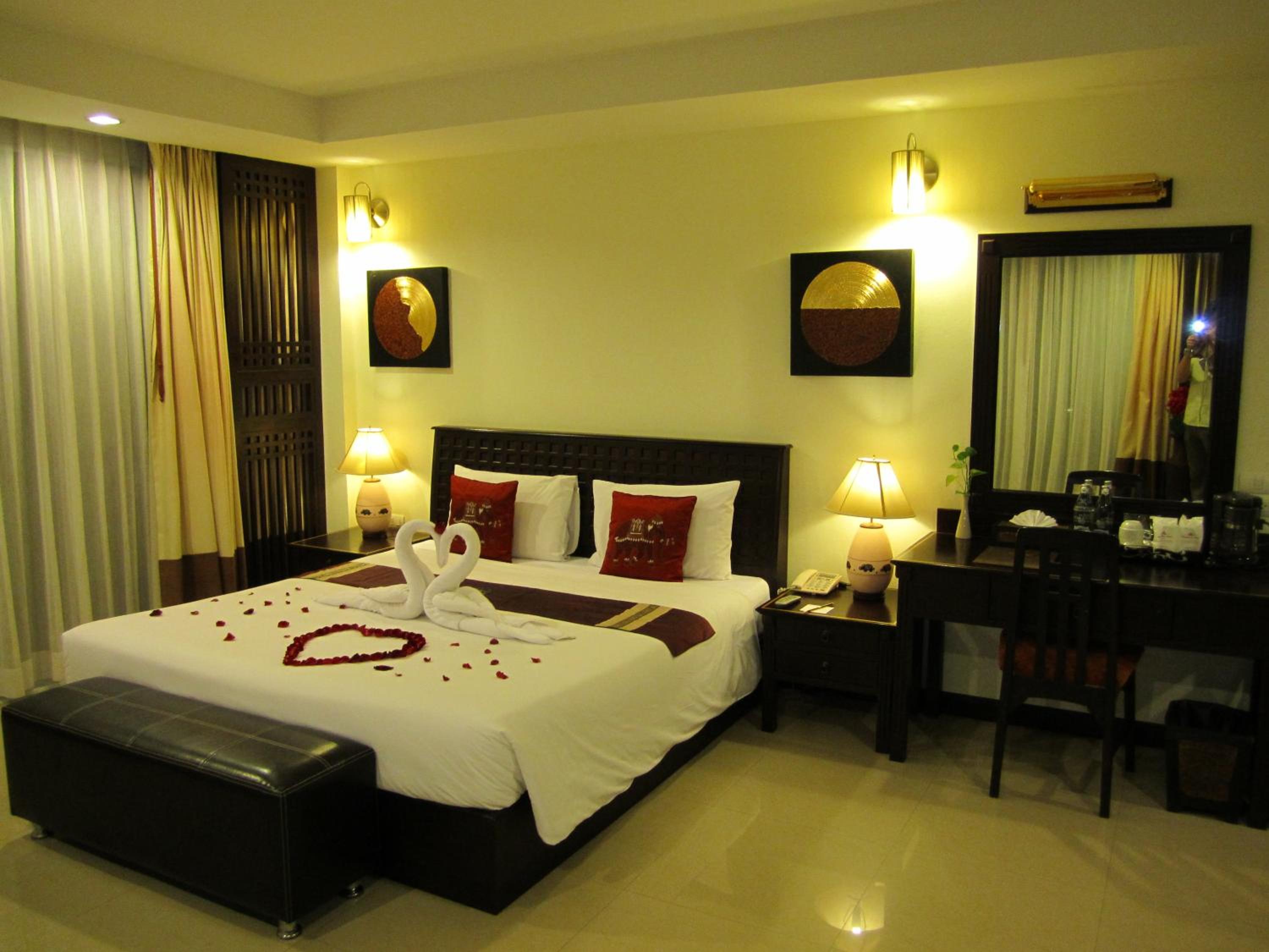 Deluxe Double Room - Photo 16