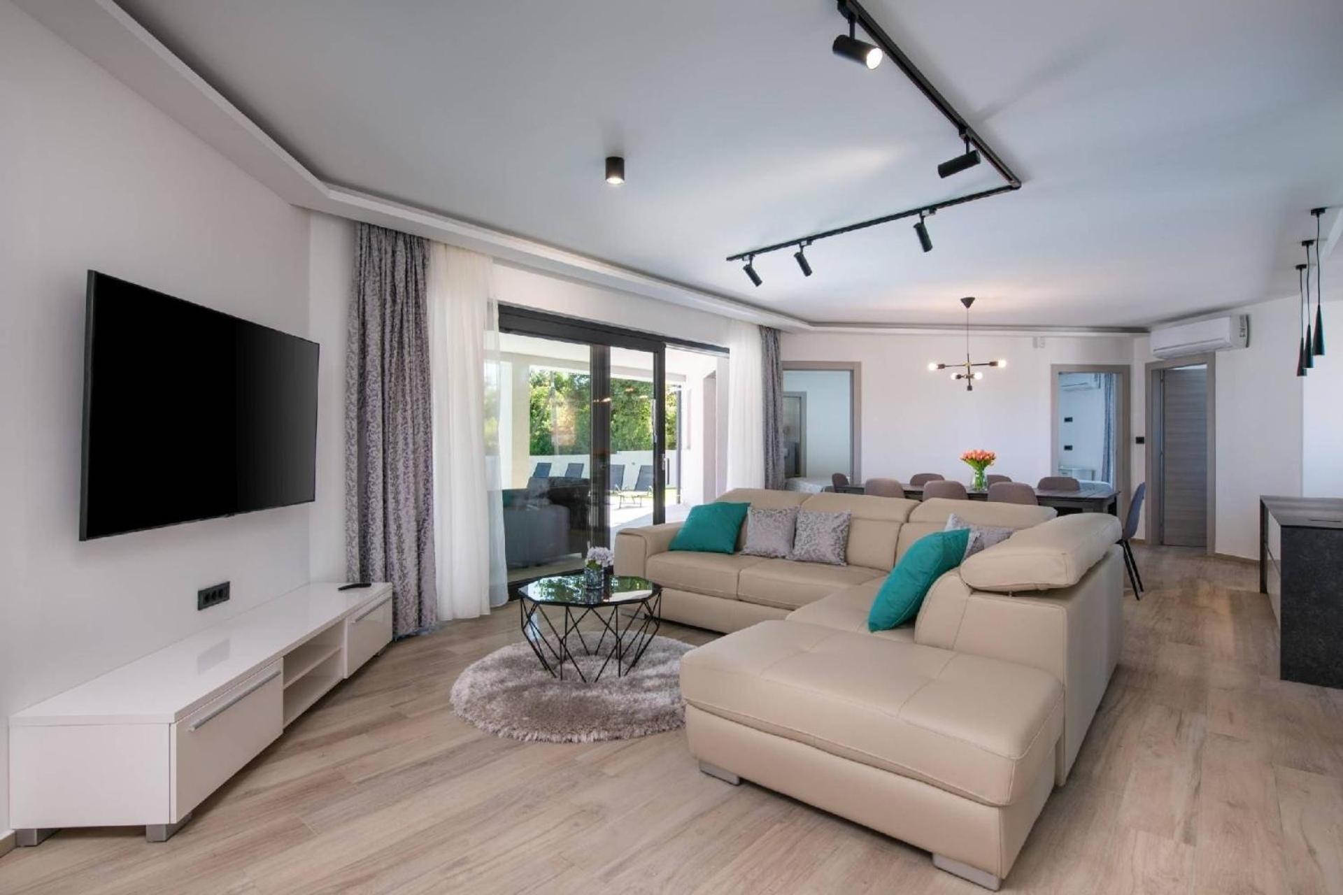 Four-Bedroom Vacation Home photo 1