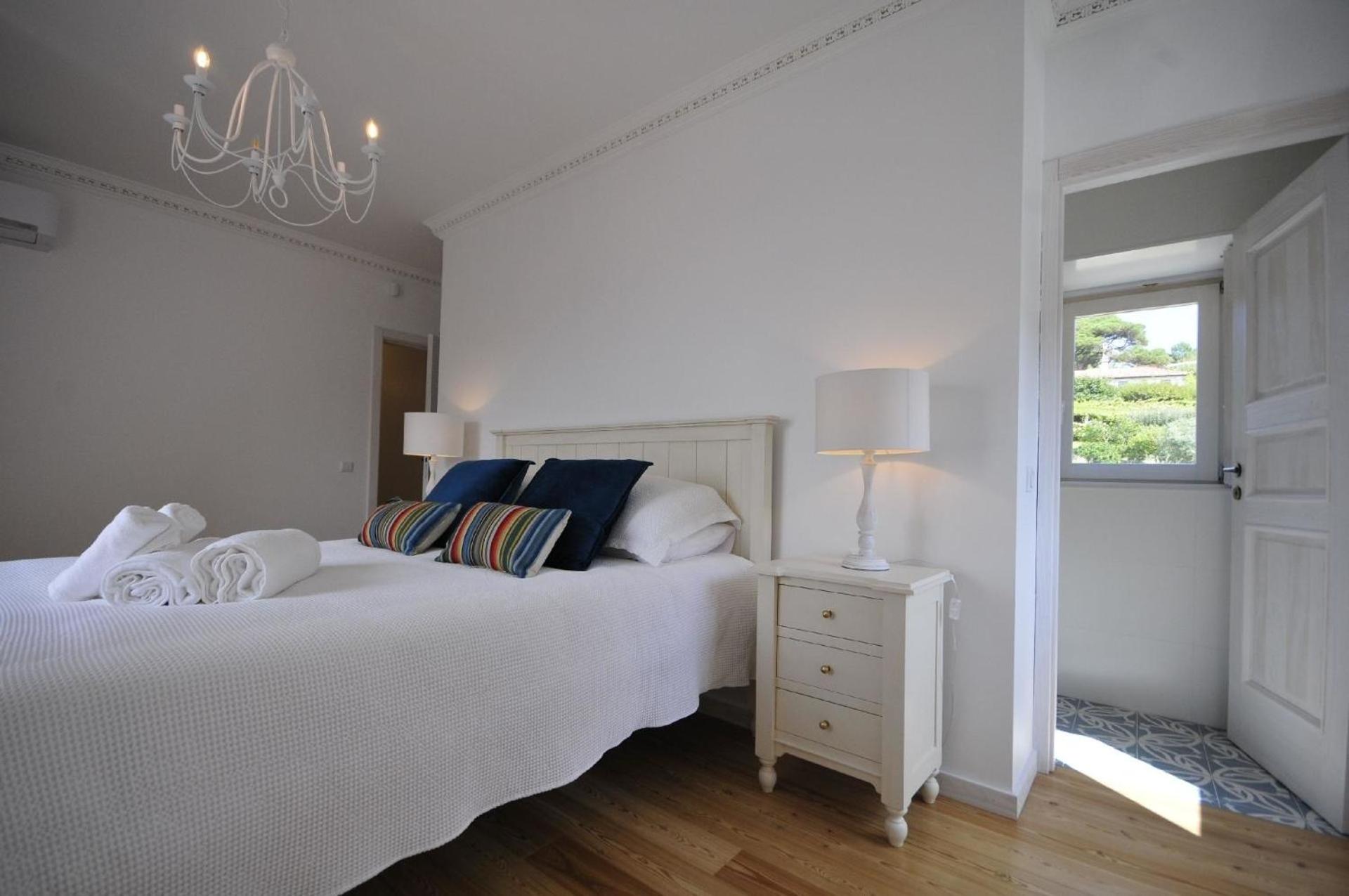 Six-Bedroom Holiday Home photo 2