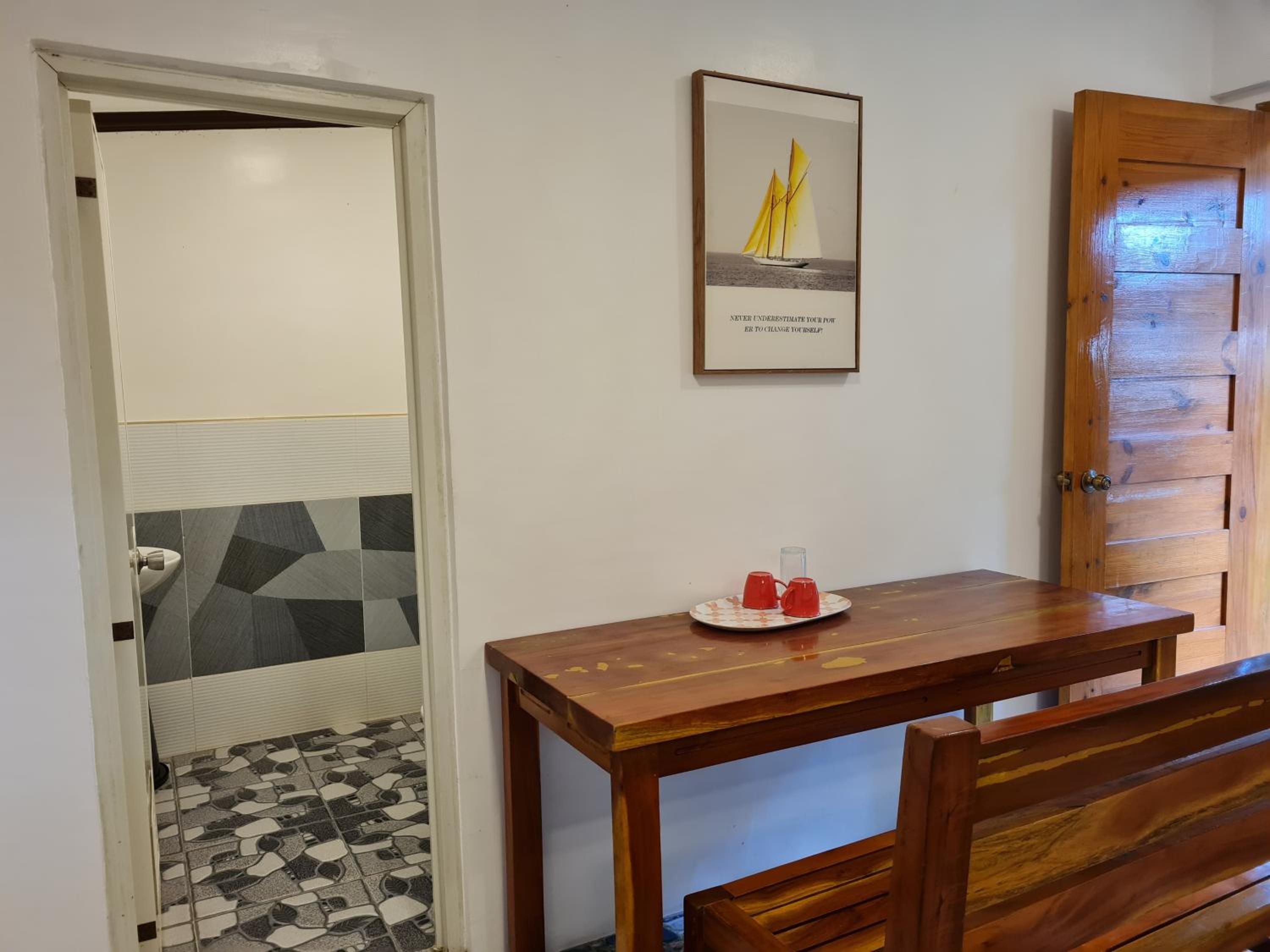 Queen Room photo 2
