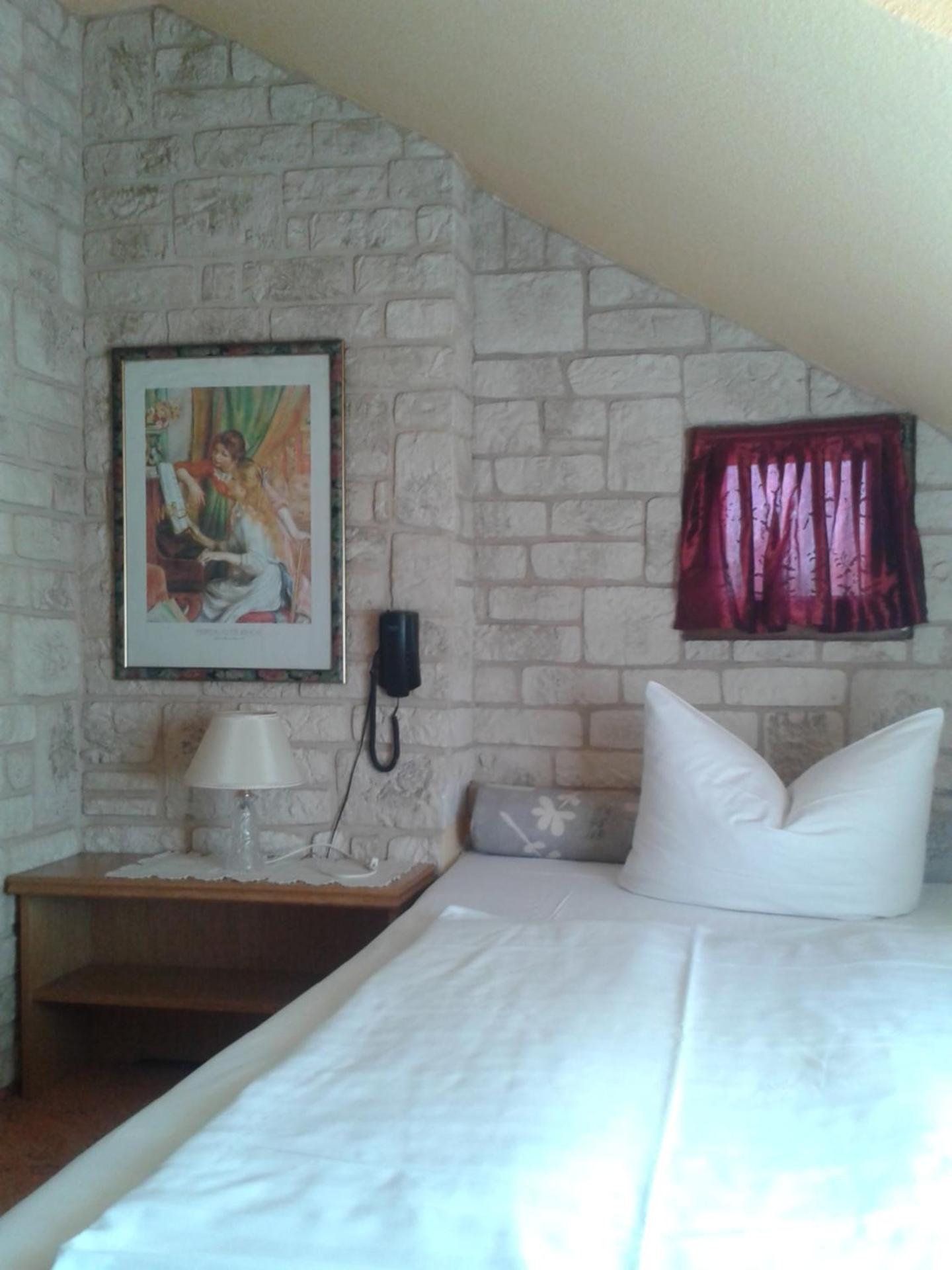 Single Room photo 2
