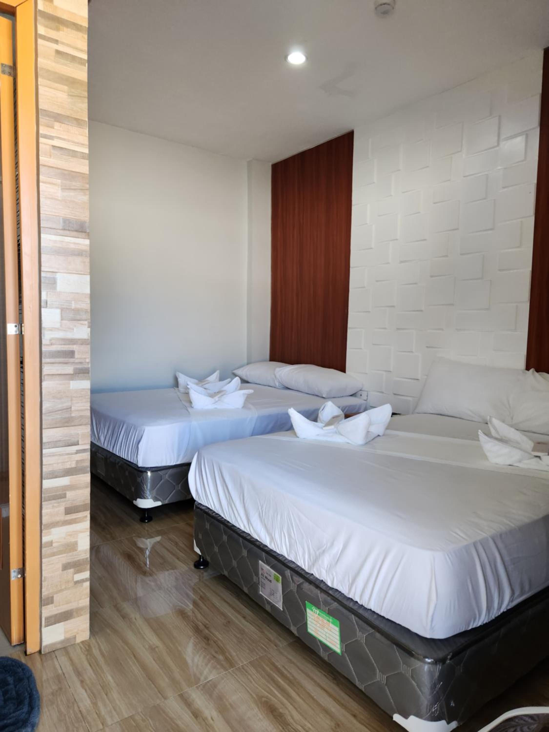 Deluxe Quadruple Room - Photo 2